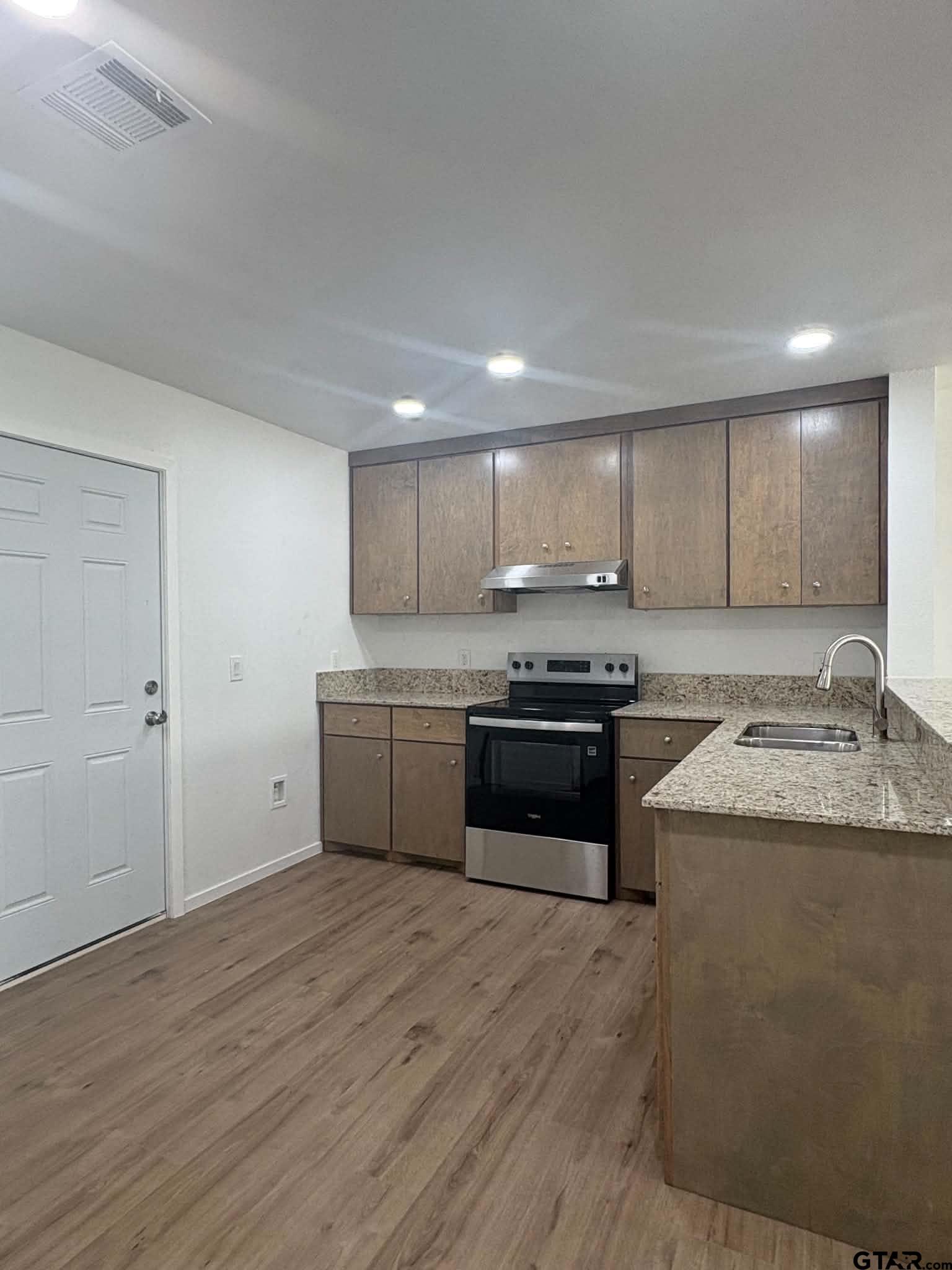 112 Private Road 3041