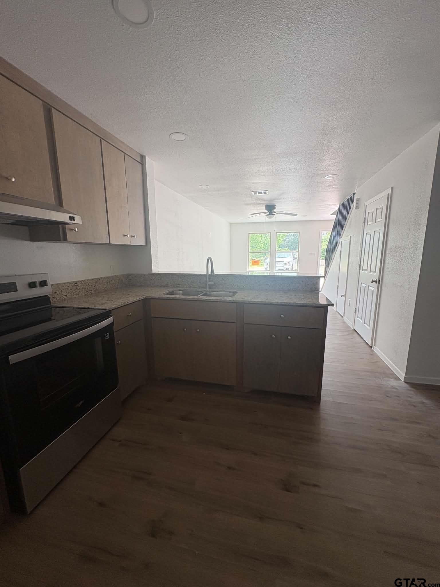 112 Private Road 3041