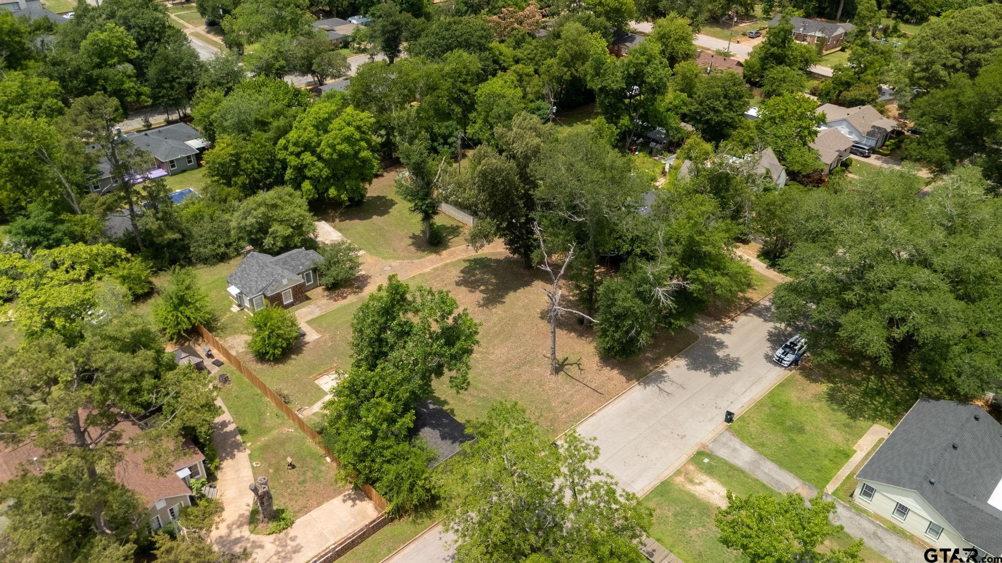 2121 S Sneed