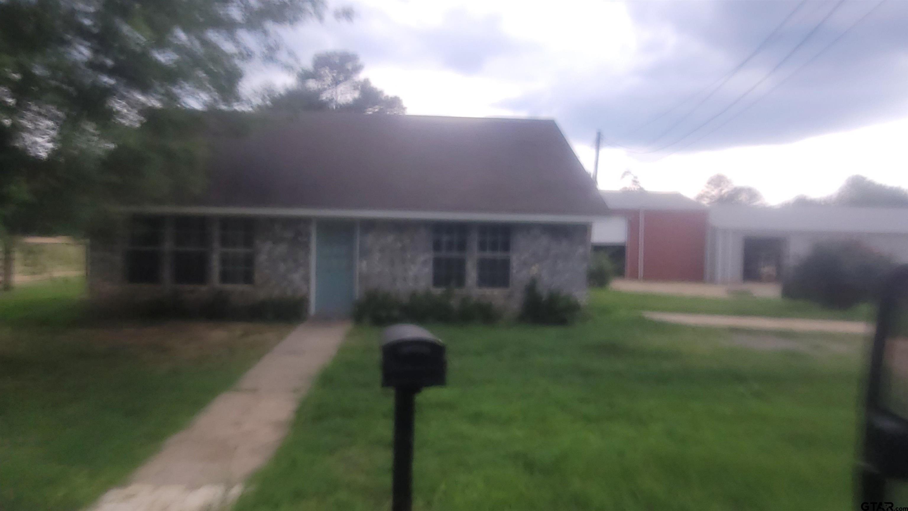 221 Locker Plant Rd