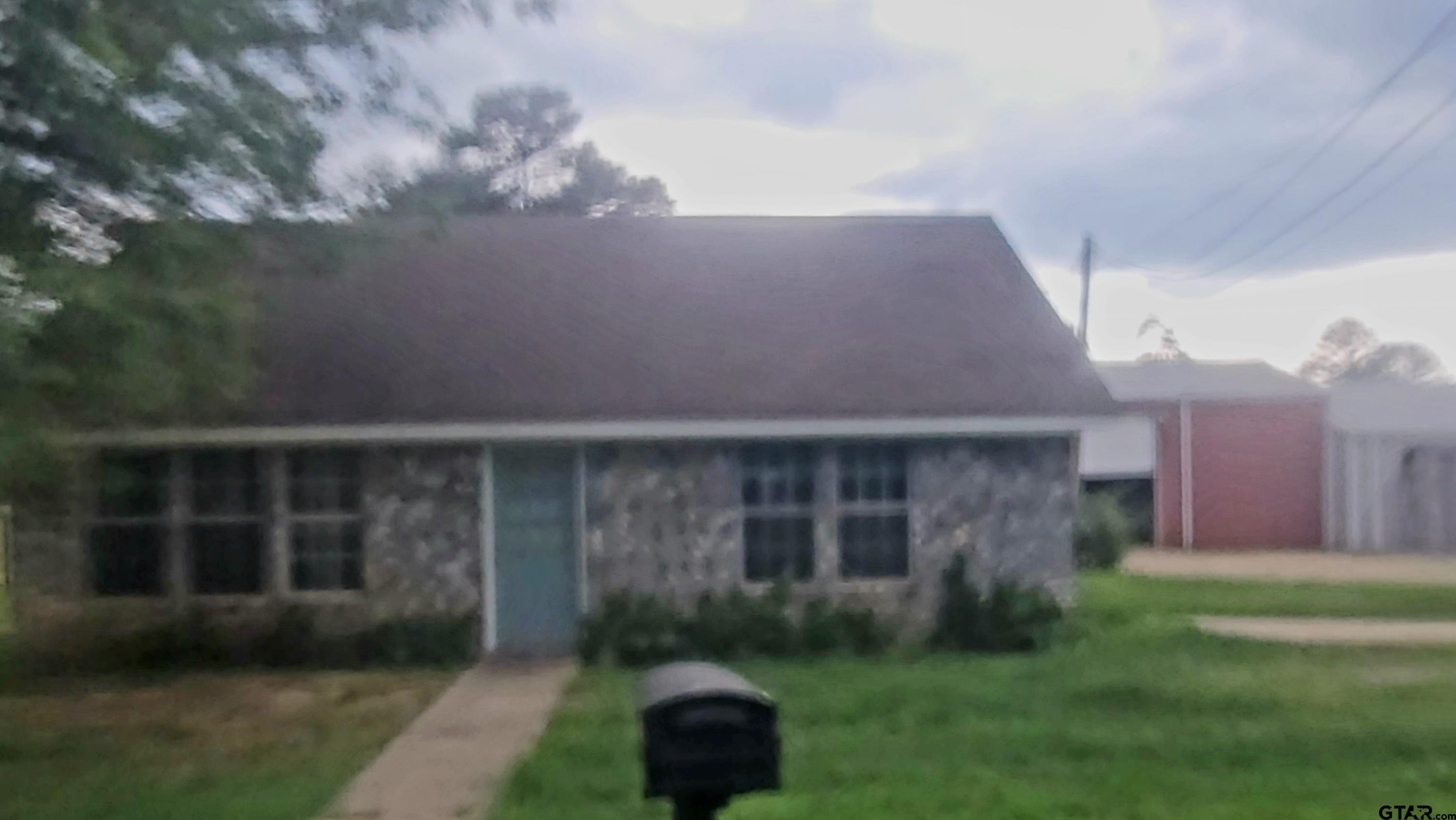 221 Locker Plant Rd