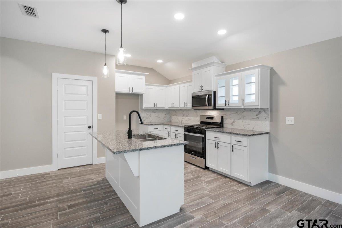 16226 Crossing Circle