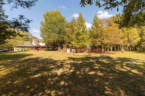 A home in Lindale