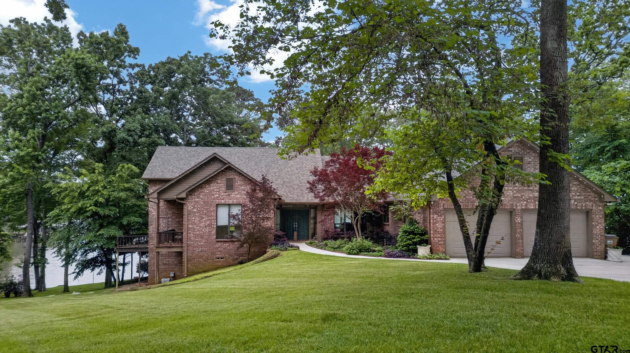18809 Lazy Ln