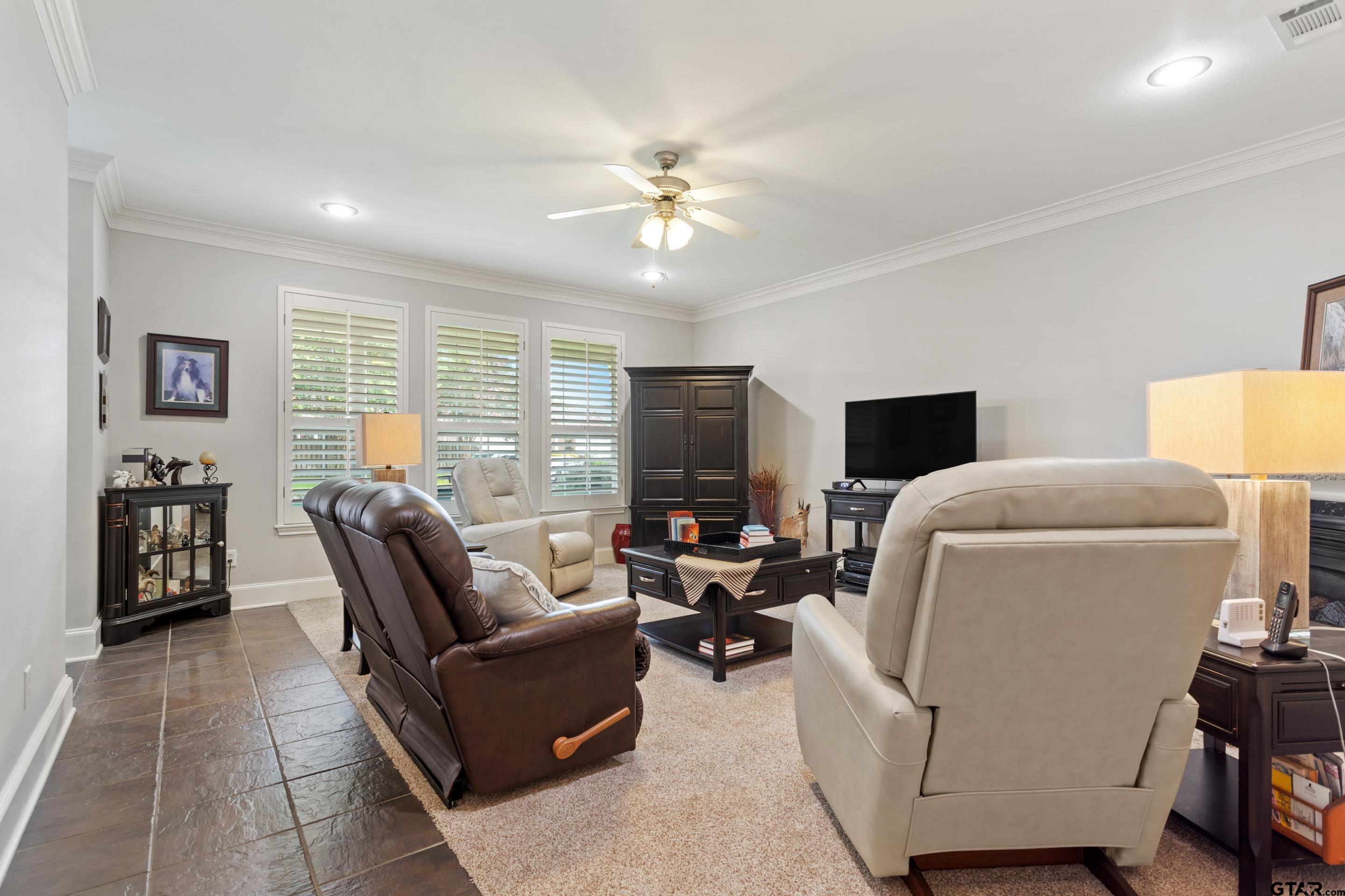 1837 Hollylake Cir.