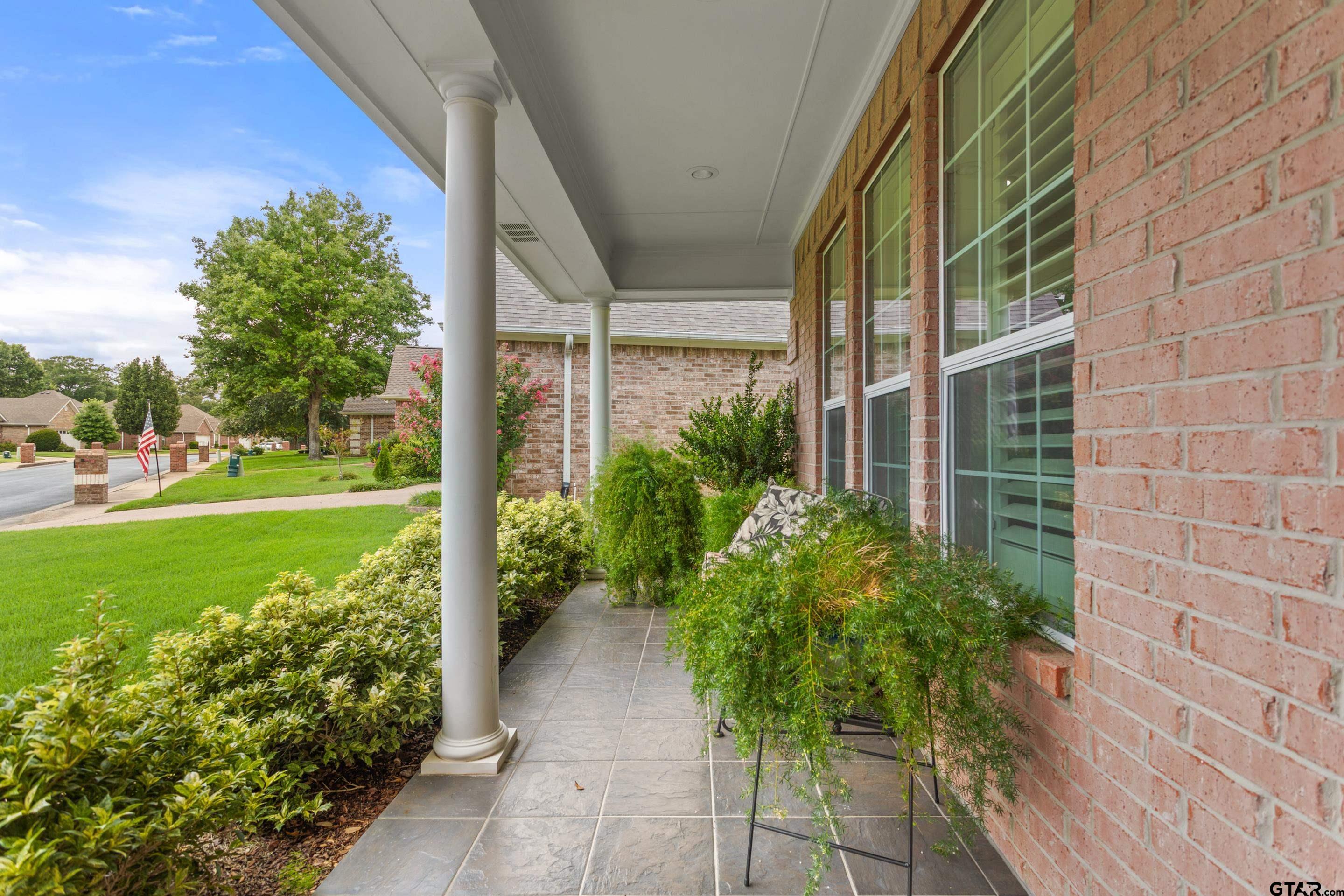 1837 Hollylake Cir.