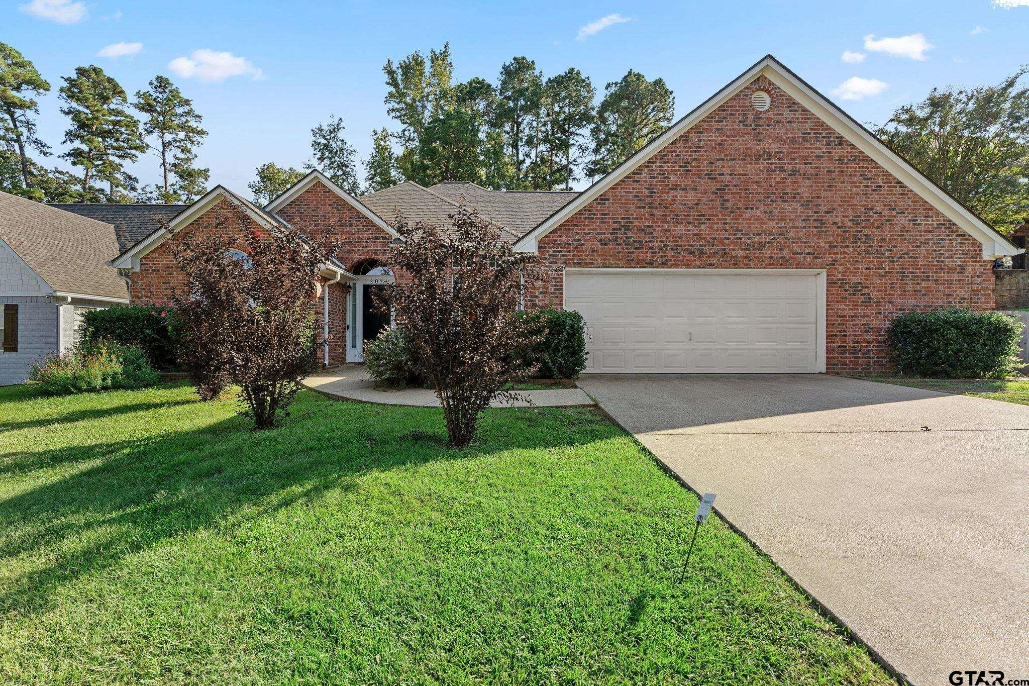 307 Robinwood Ln