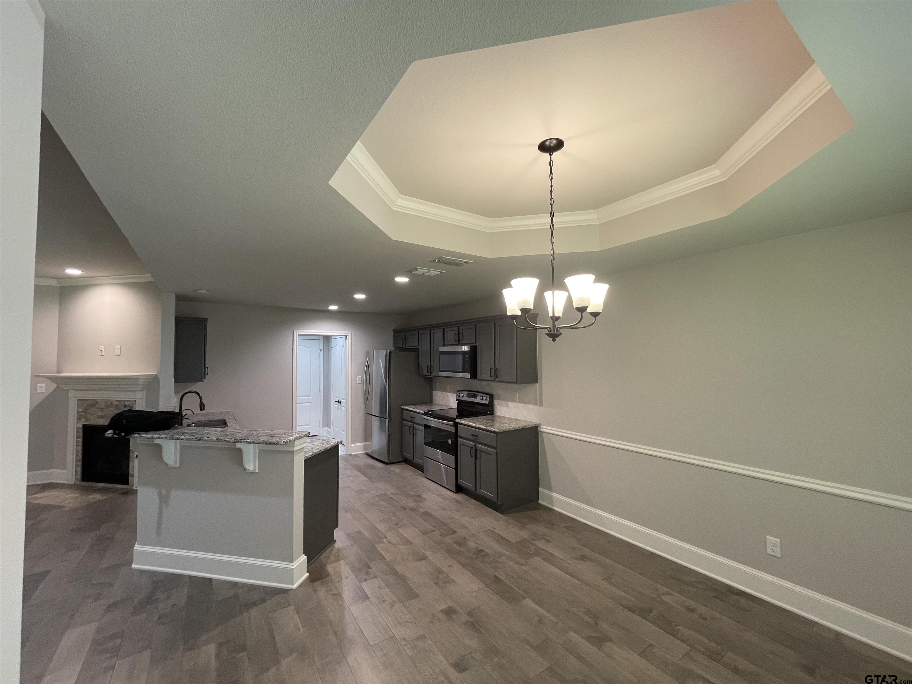 815 E Grande Blvd Unit M104