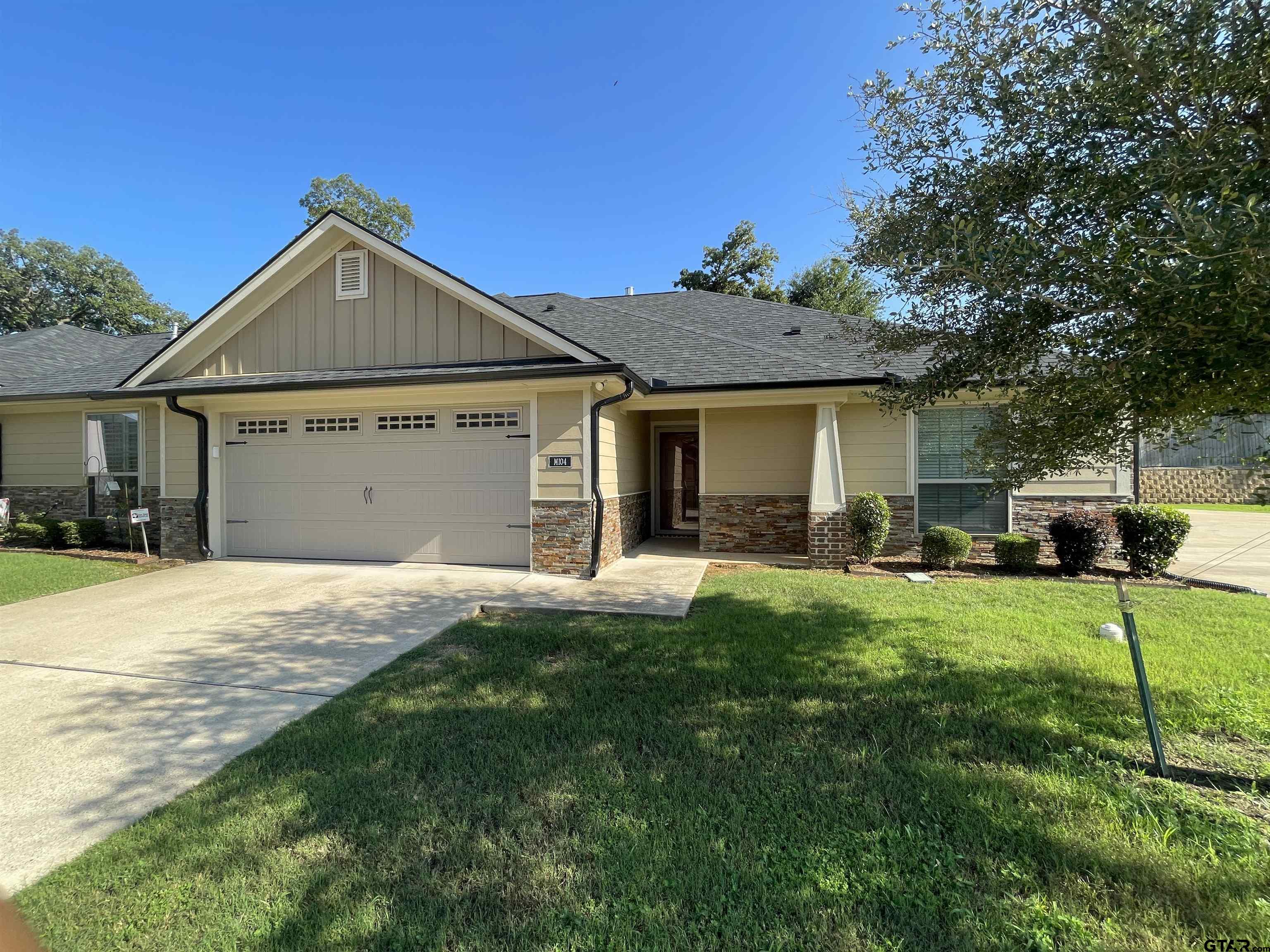 815 E Grande Blvd Unit M104
