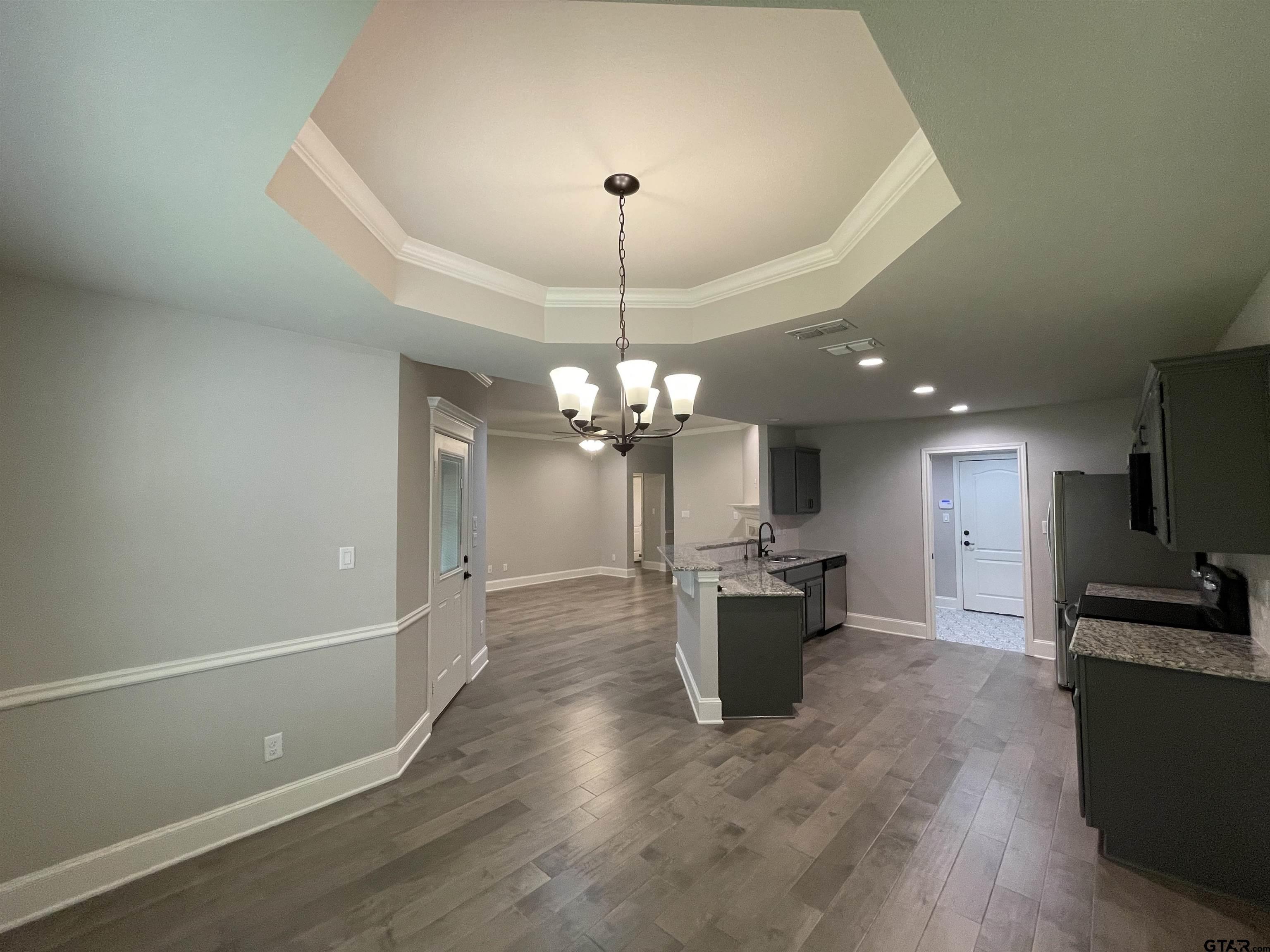 815 E Grande Blvd Unit M104