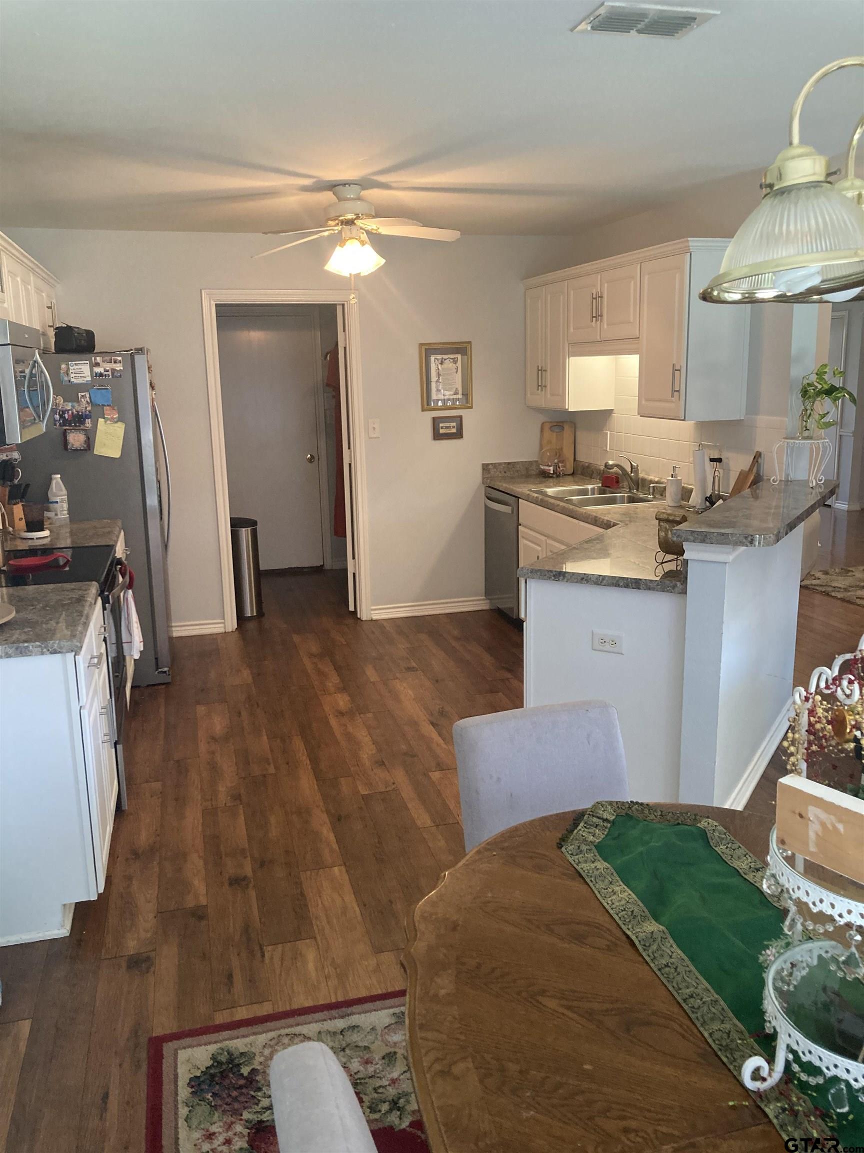 1521 Rice Road