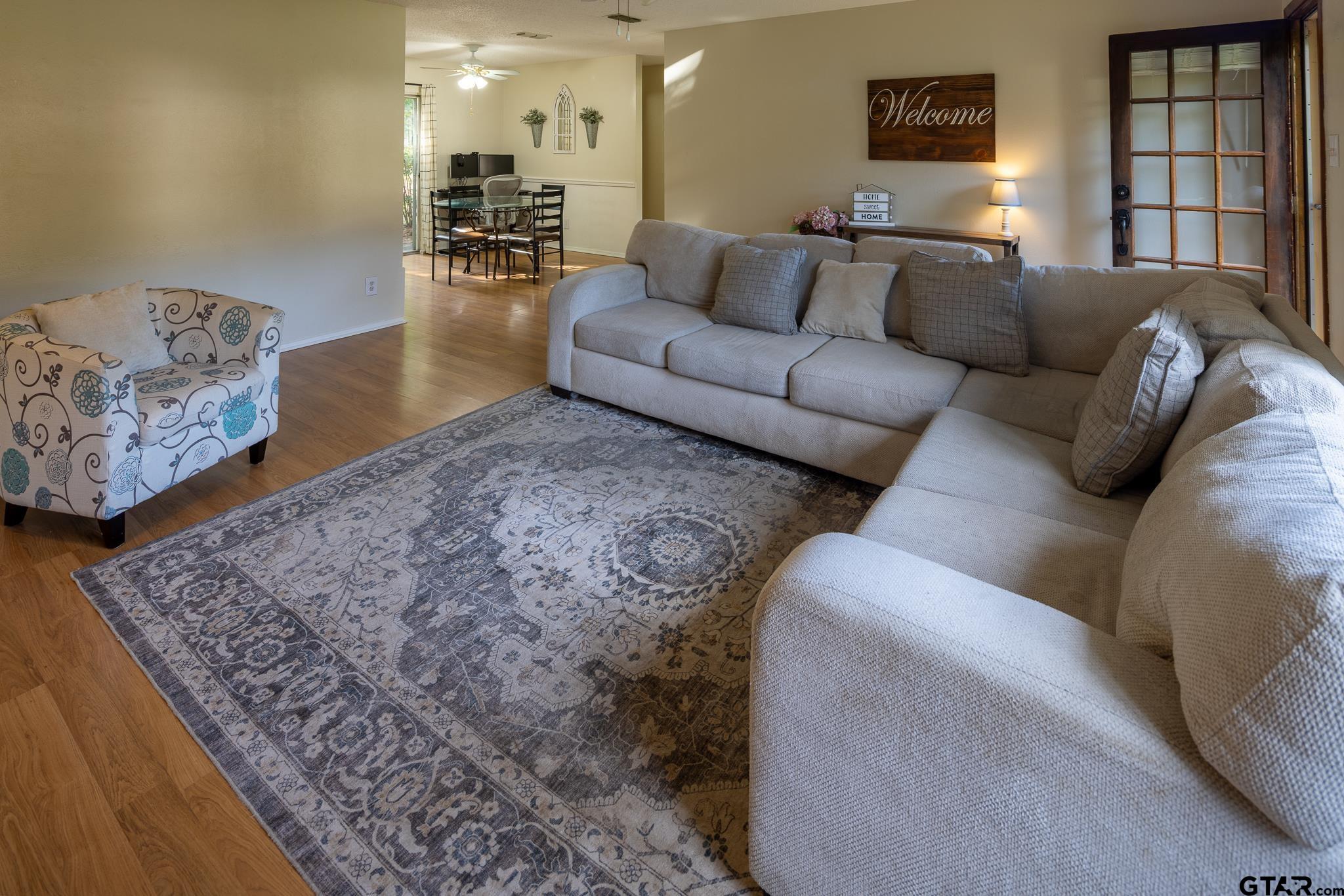 330 Lakeview Dr.
