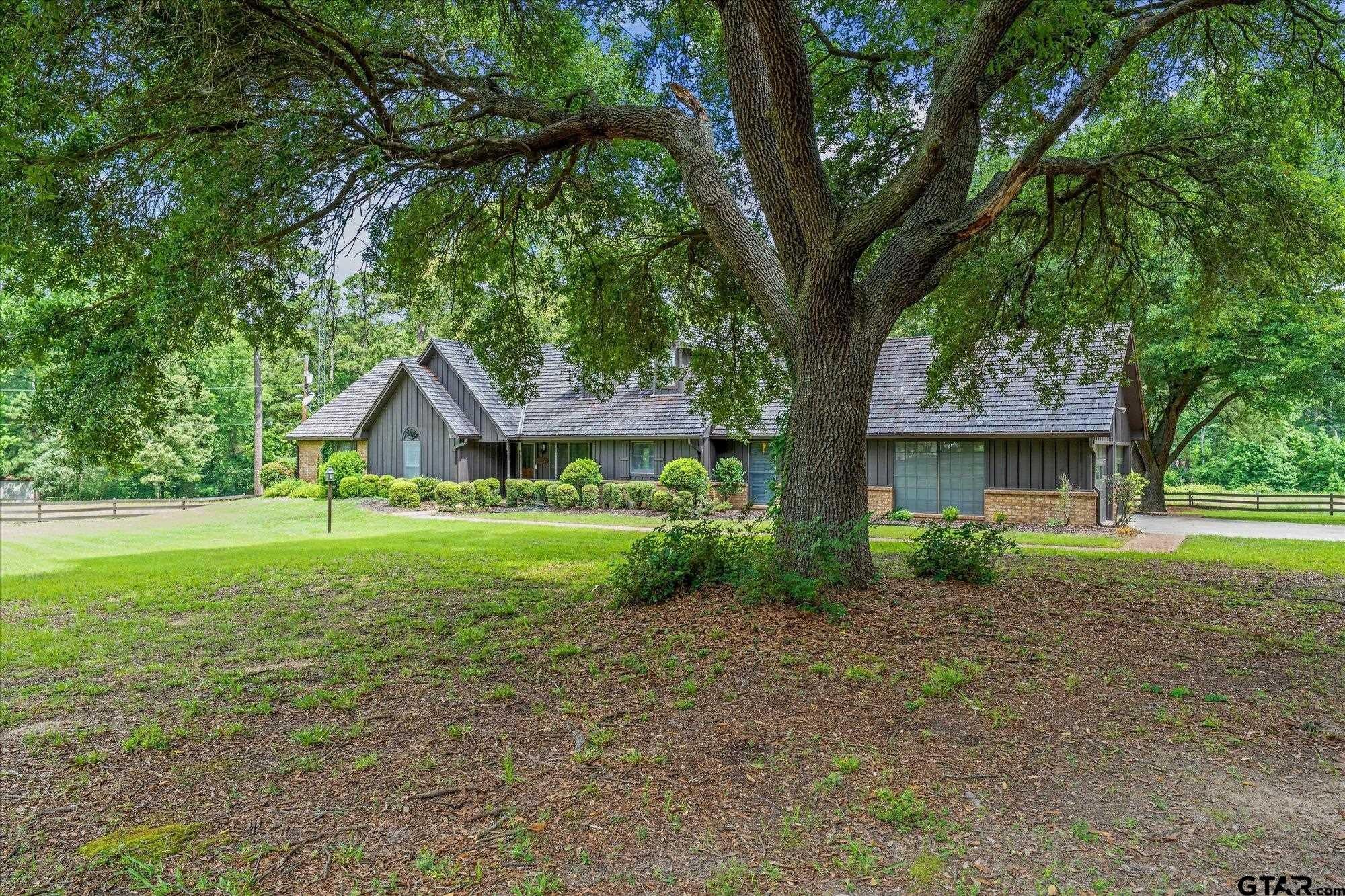 15246 Seven League Road