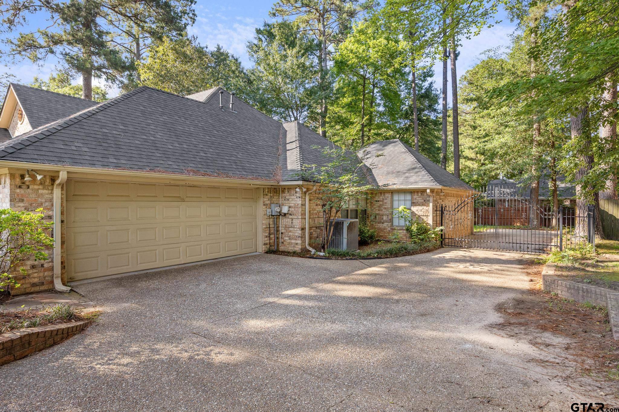 3506 Woods Blvd