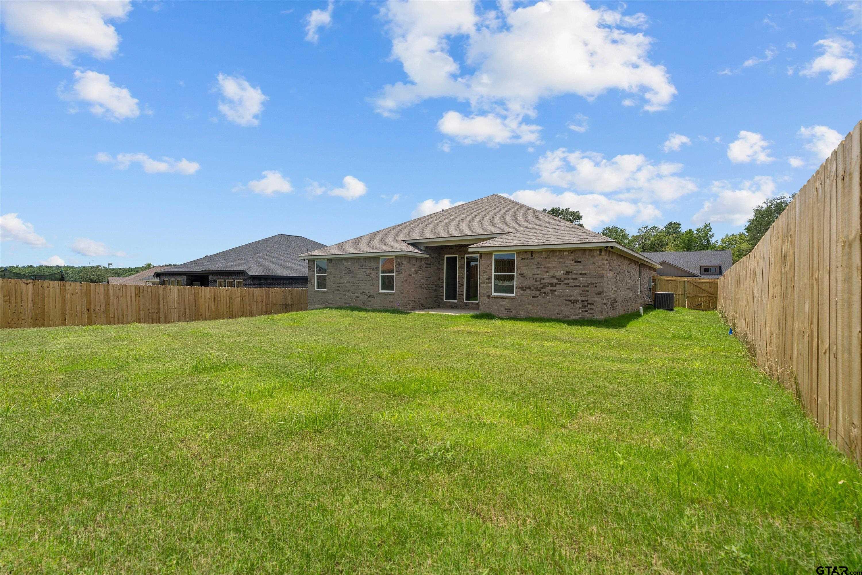 16409 Crossing Circle