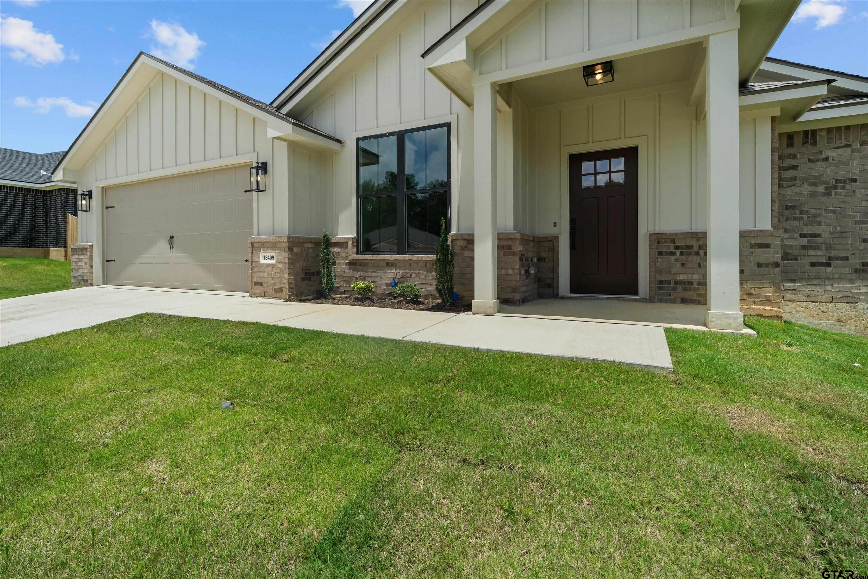16409 Crossing Circle