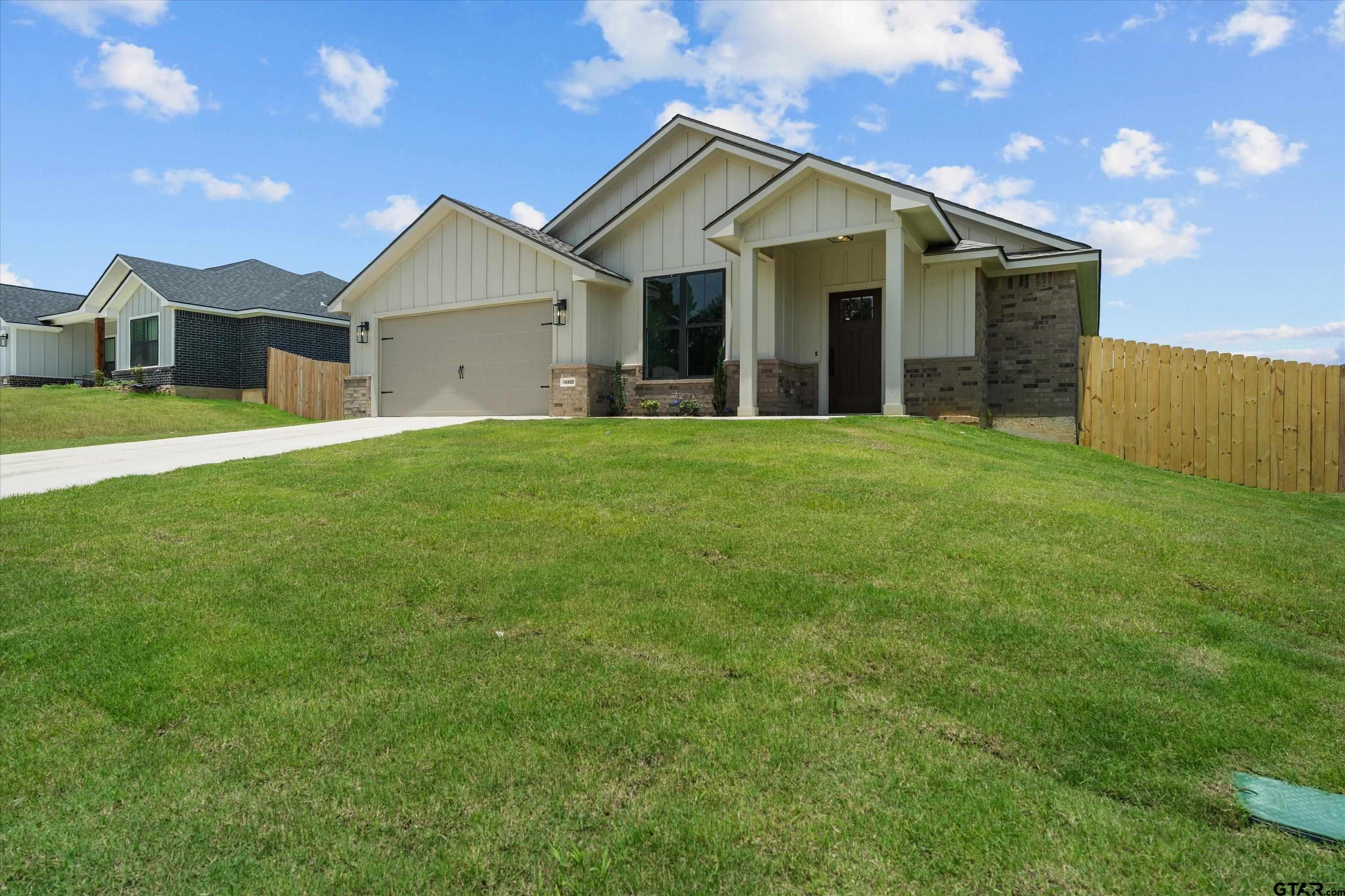 16409 Crossing Circle