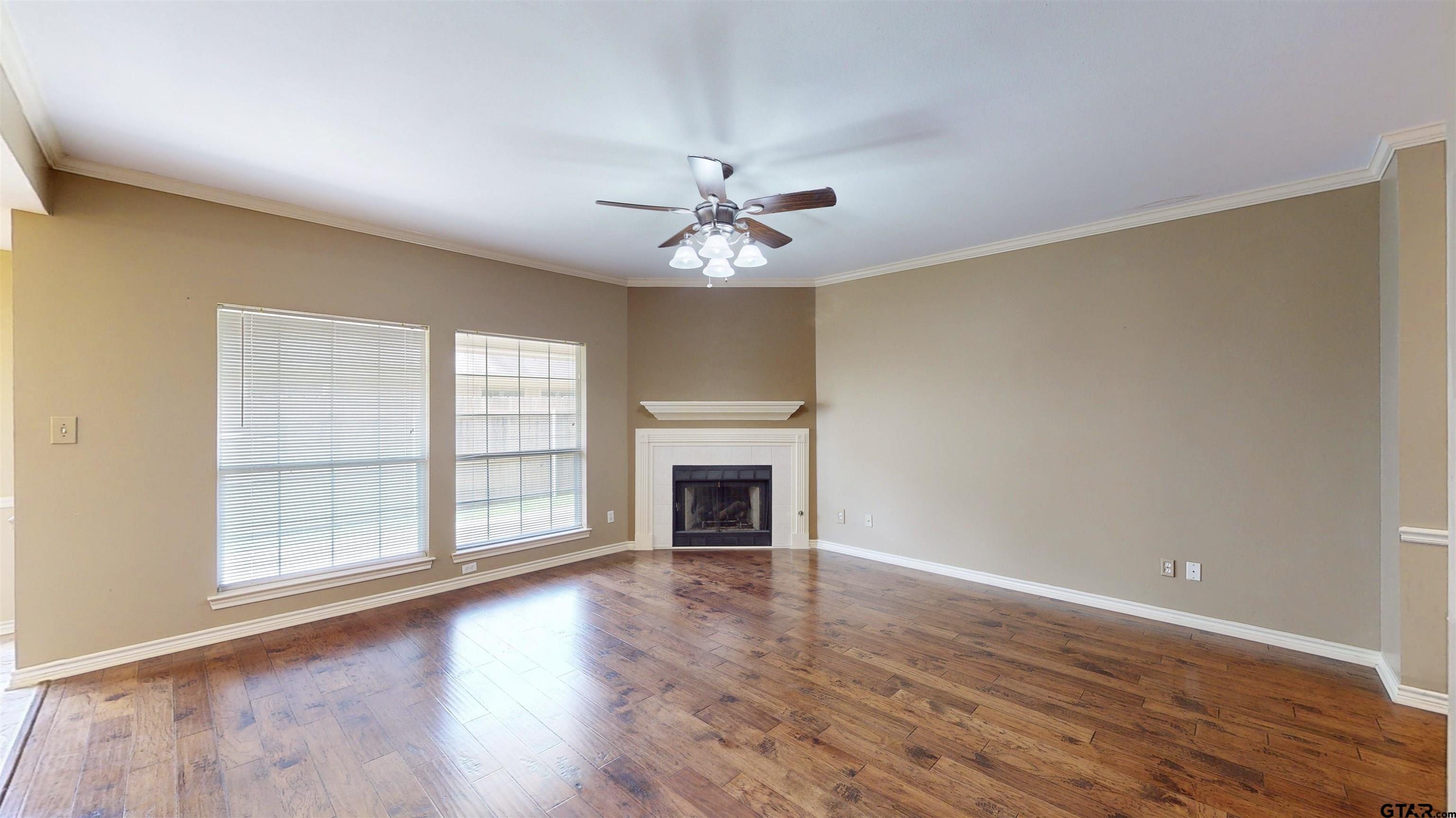 5401 Hollytree Dr #1002