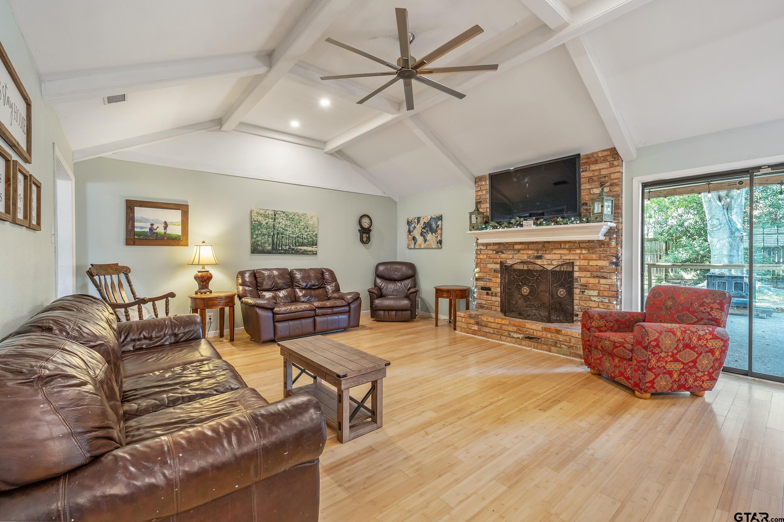 709 W RIECK ROAD