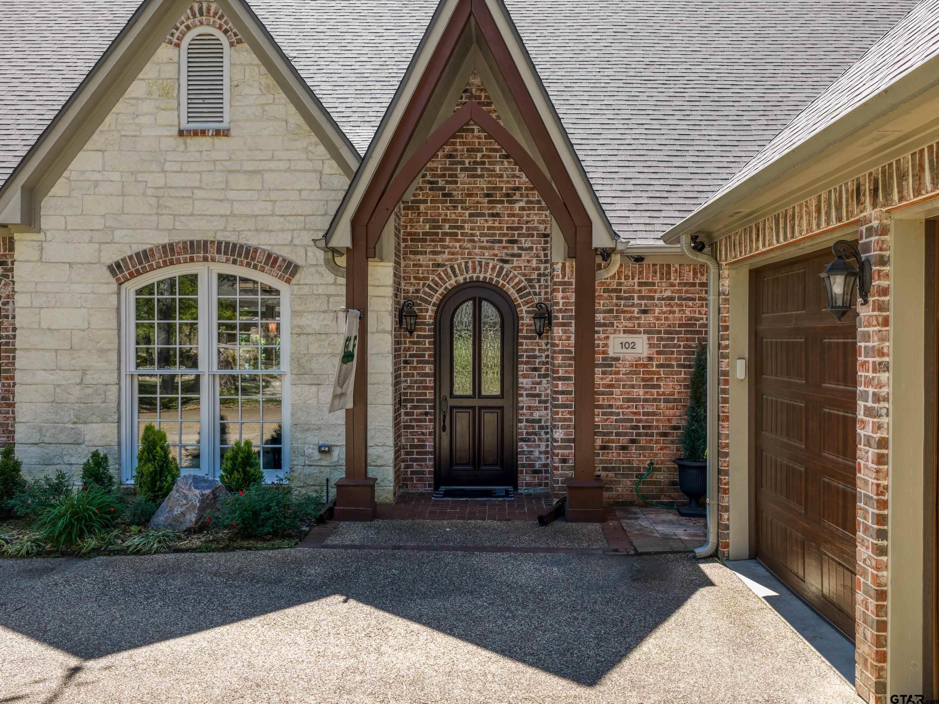 102 Dogwood Lakes Cr