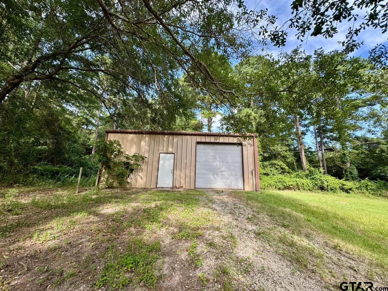 1743 TAN OAK RD