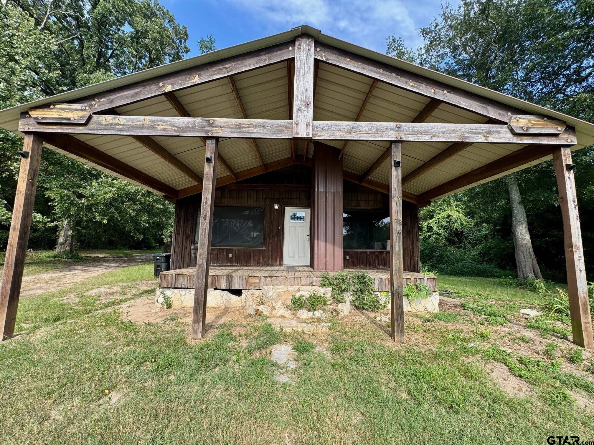 1743 TAN OAK RD
