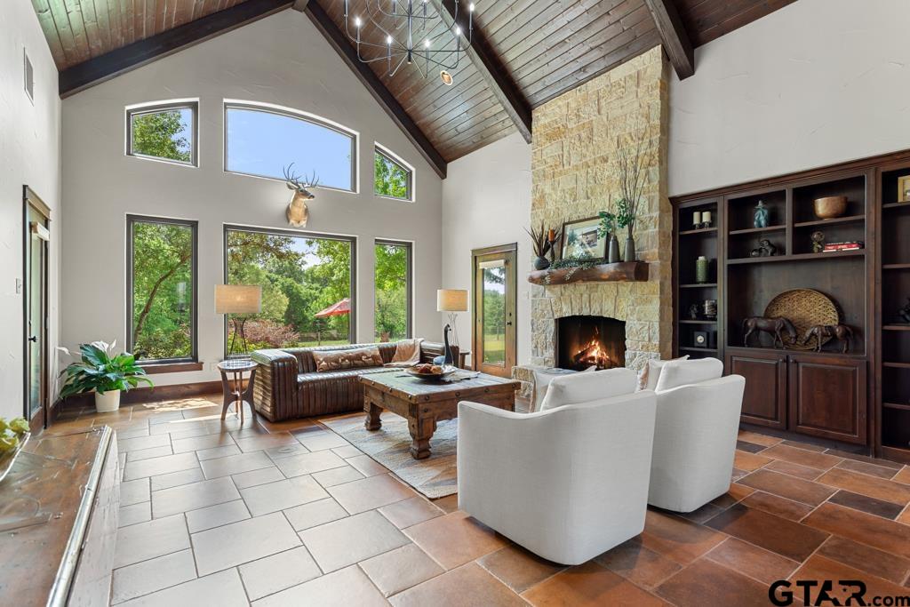 2261 & 2259 HIGHWAY 276