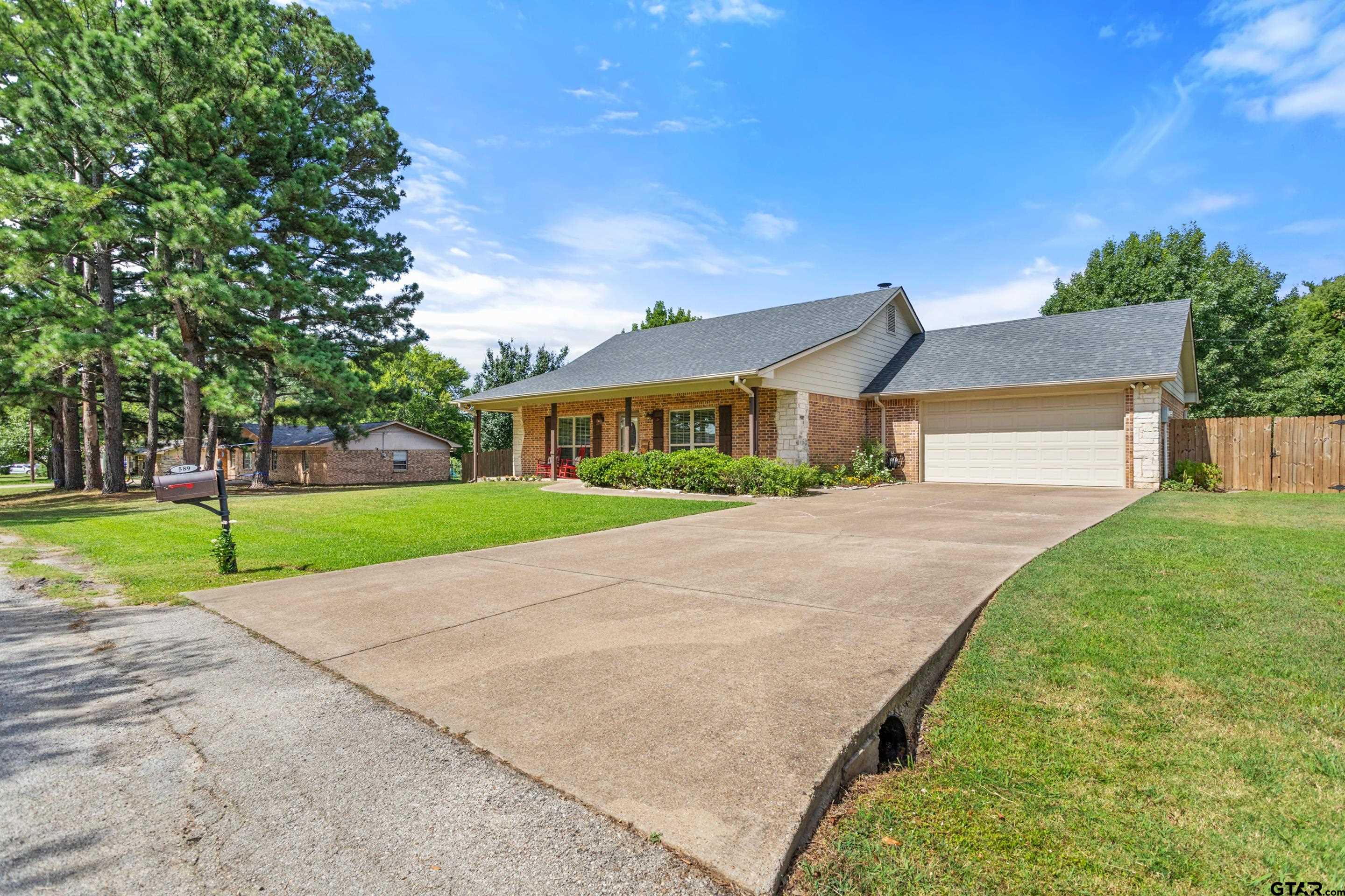 589 Chestnut Dr