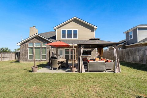 A home in Lindale