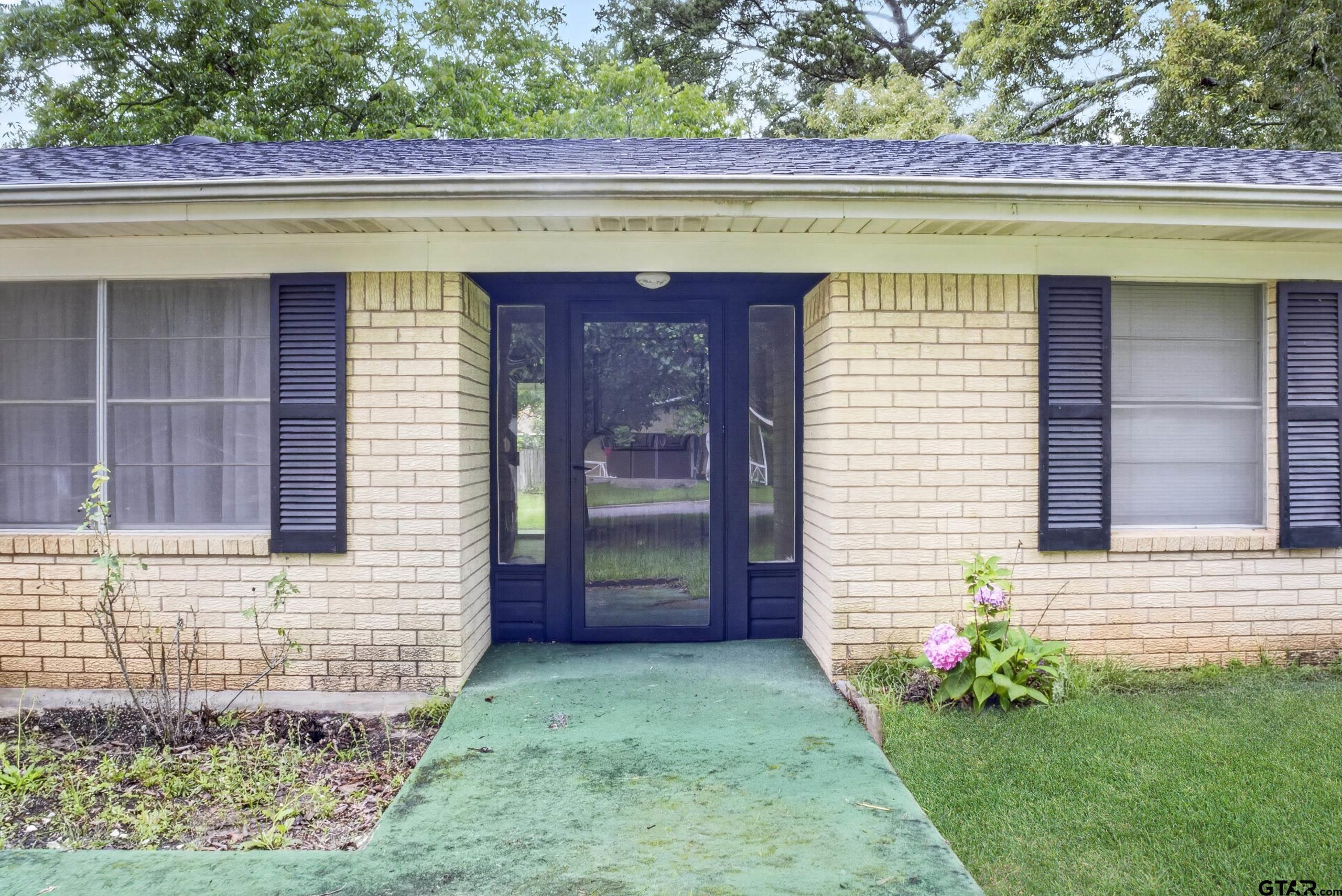 209 Meadowbrook