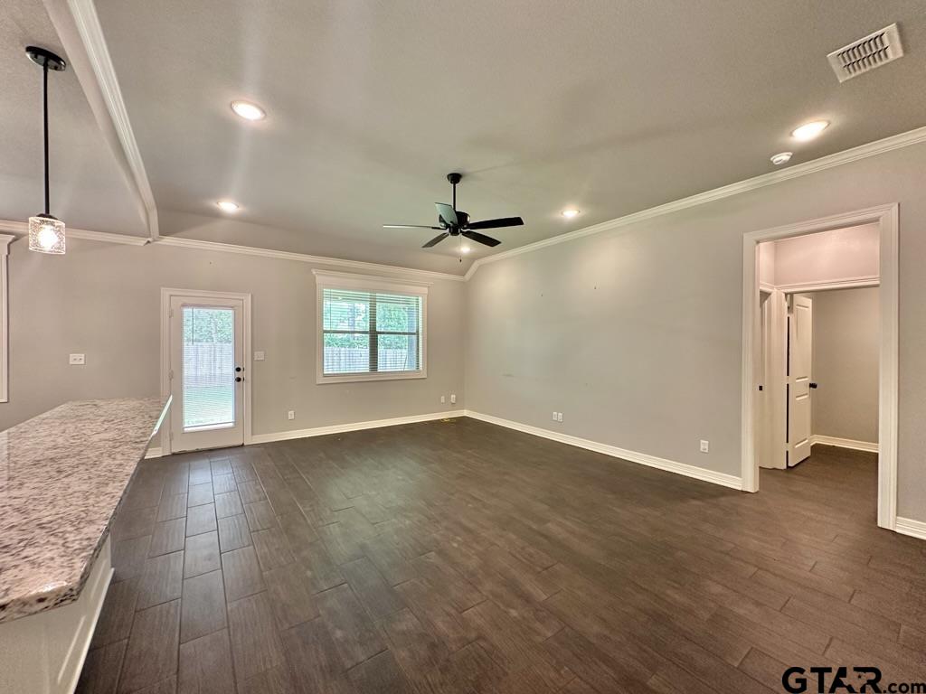 109 Rose Row Ln