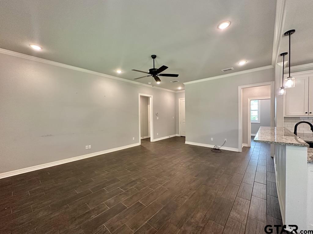 109 Rose Row Ln