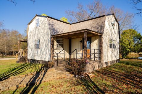 822 NE CR 2170 Mt Vernon TX 75457
