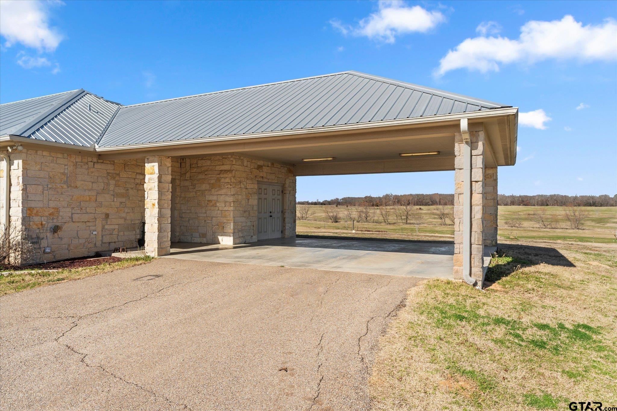 240 Private Road 1613