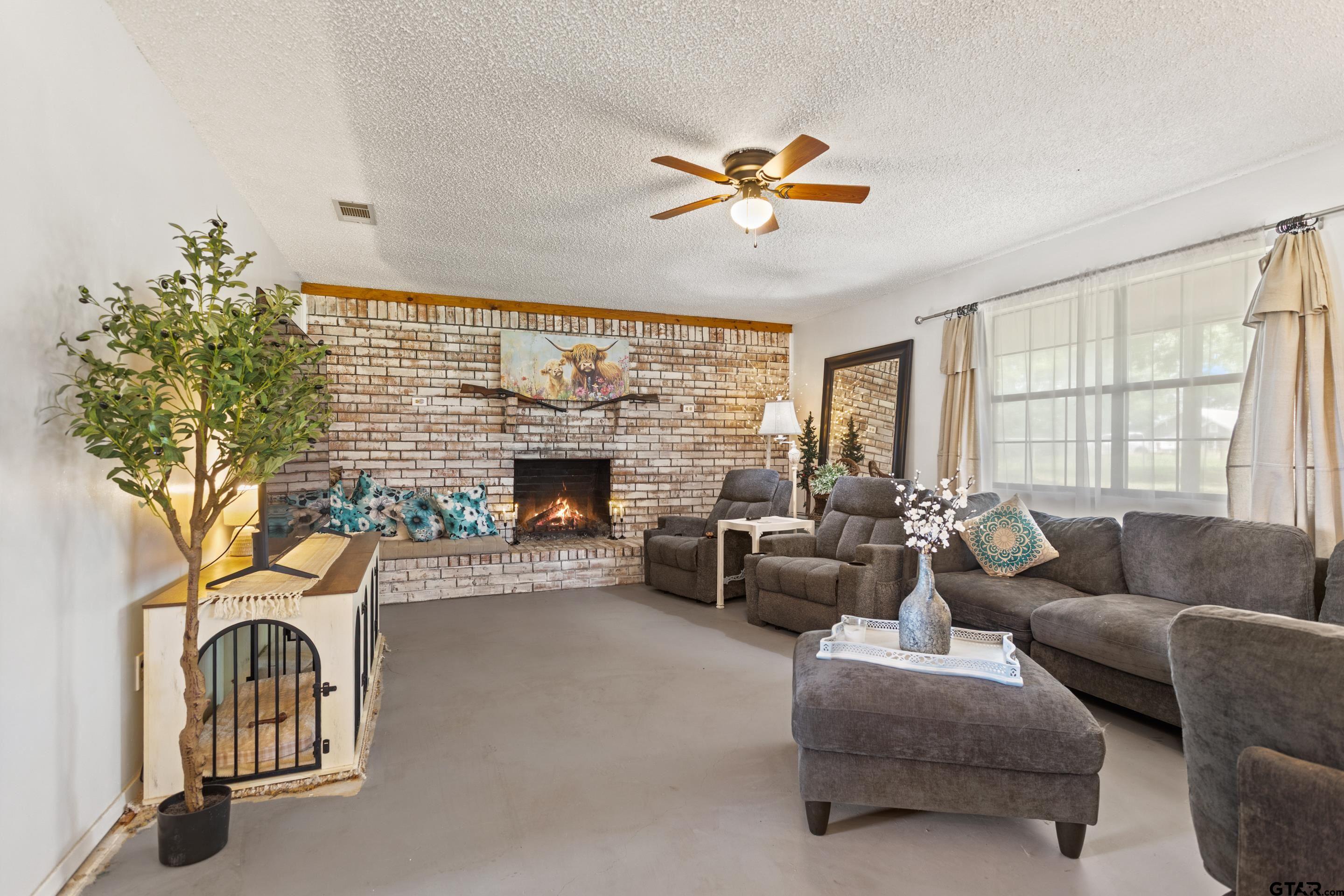 16833 County Road 2852