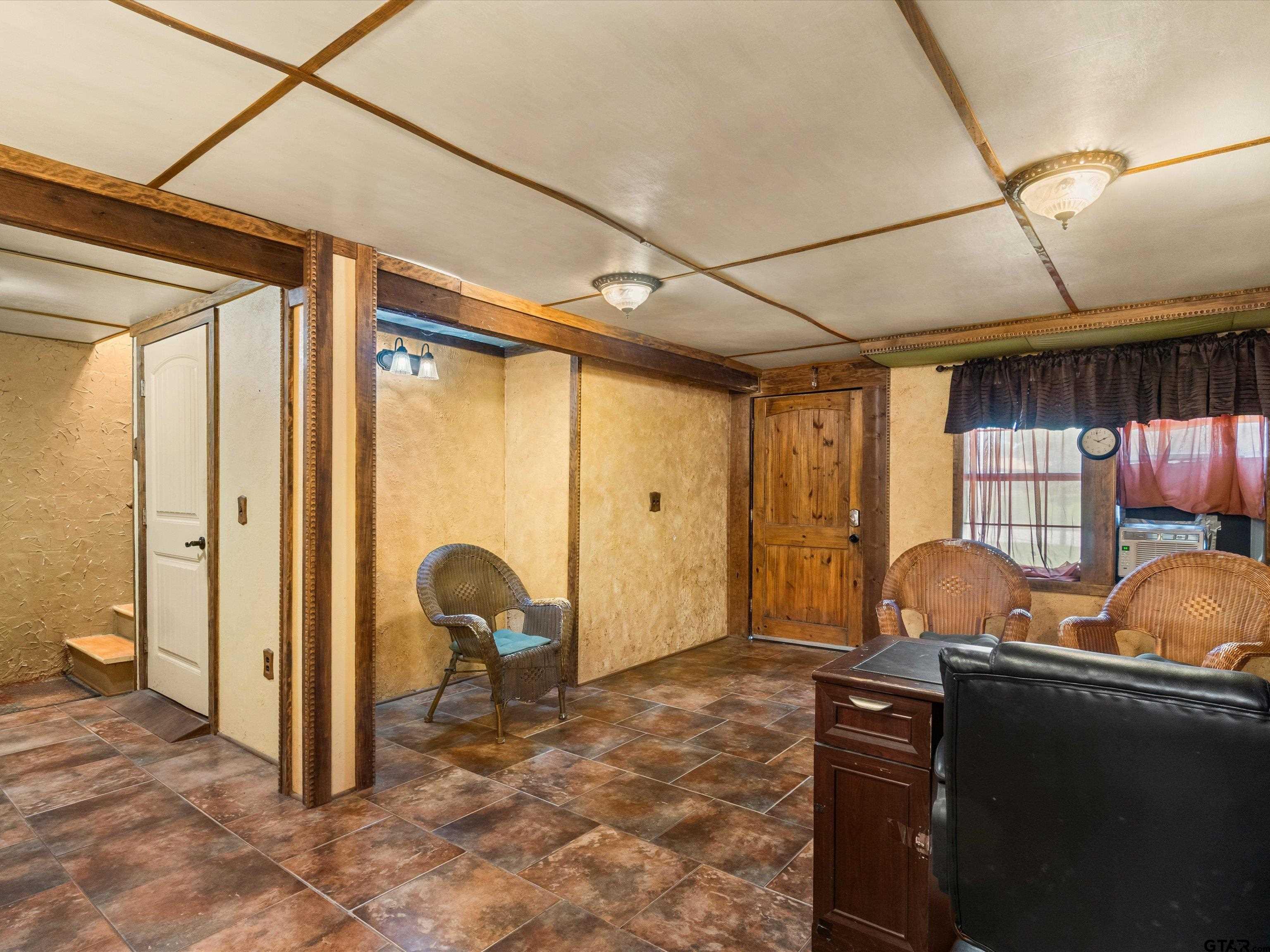 413 N Roberts