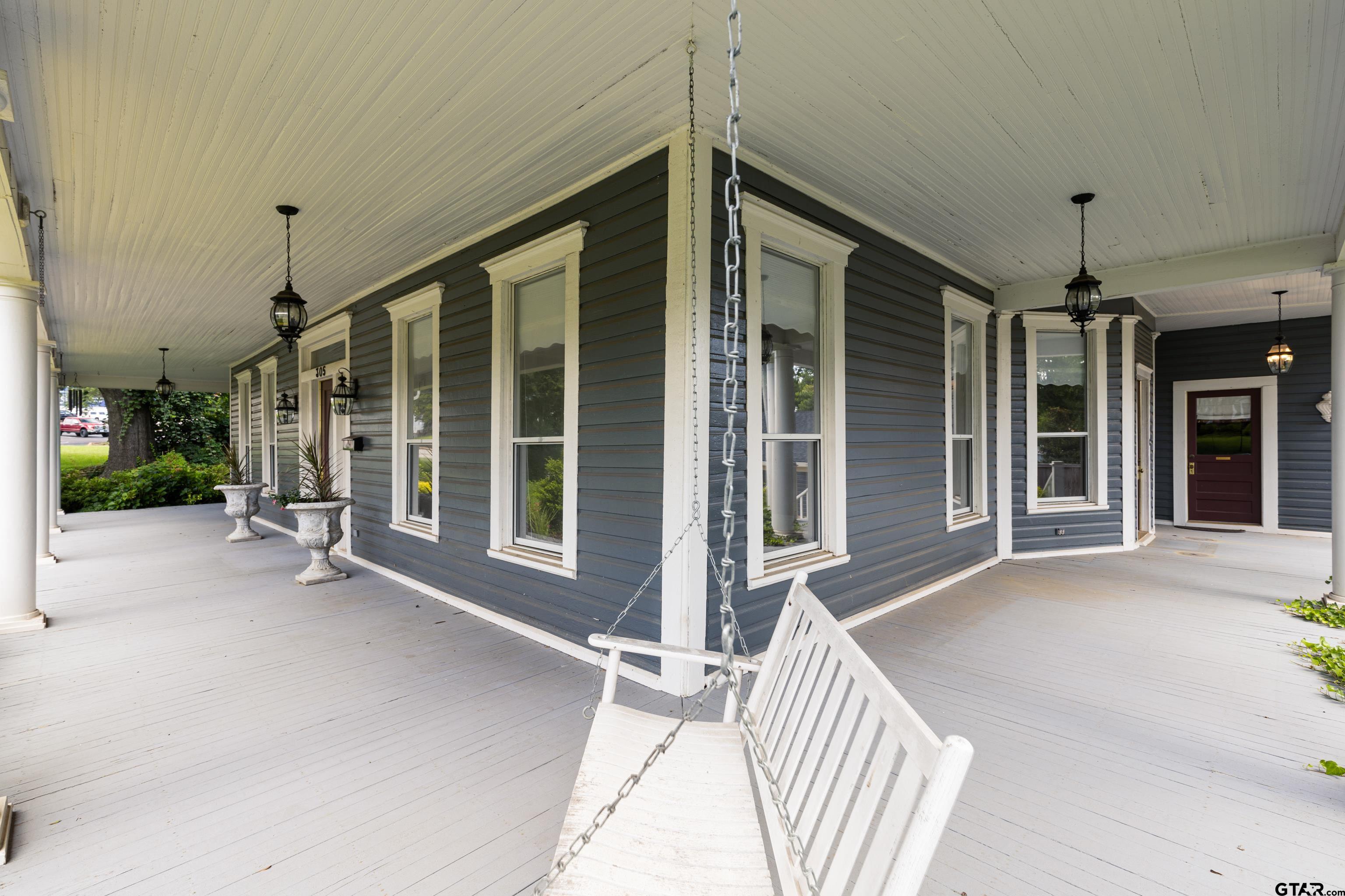 305 E Main