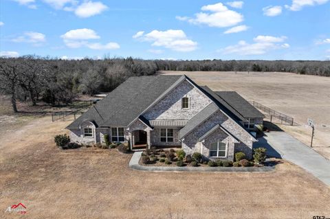 A home in Lindale