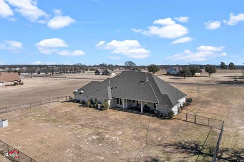 A home in Lindale