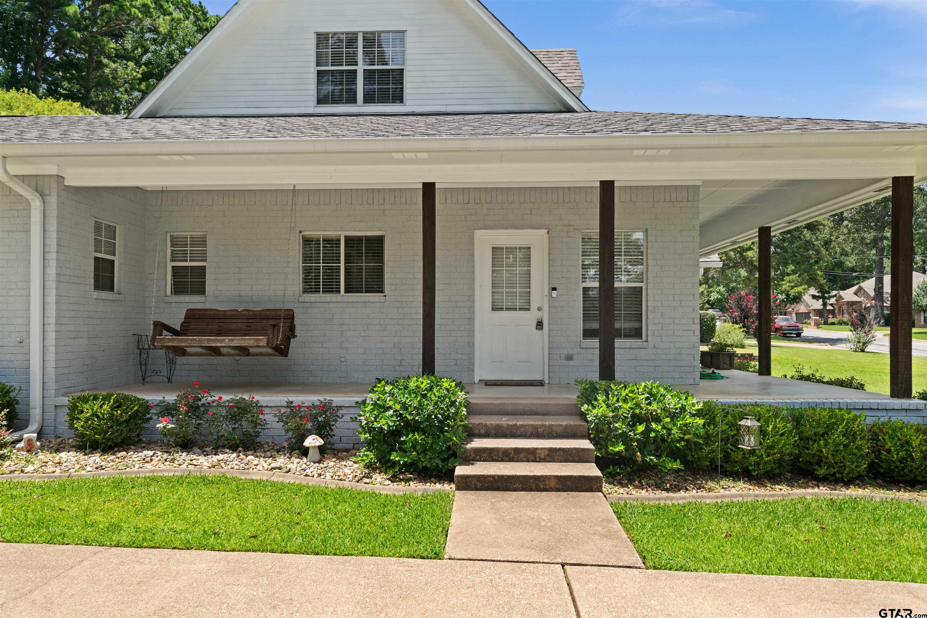 305 Robinwood Dr