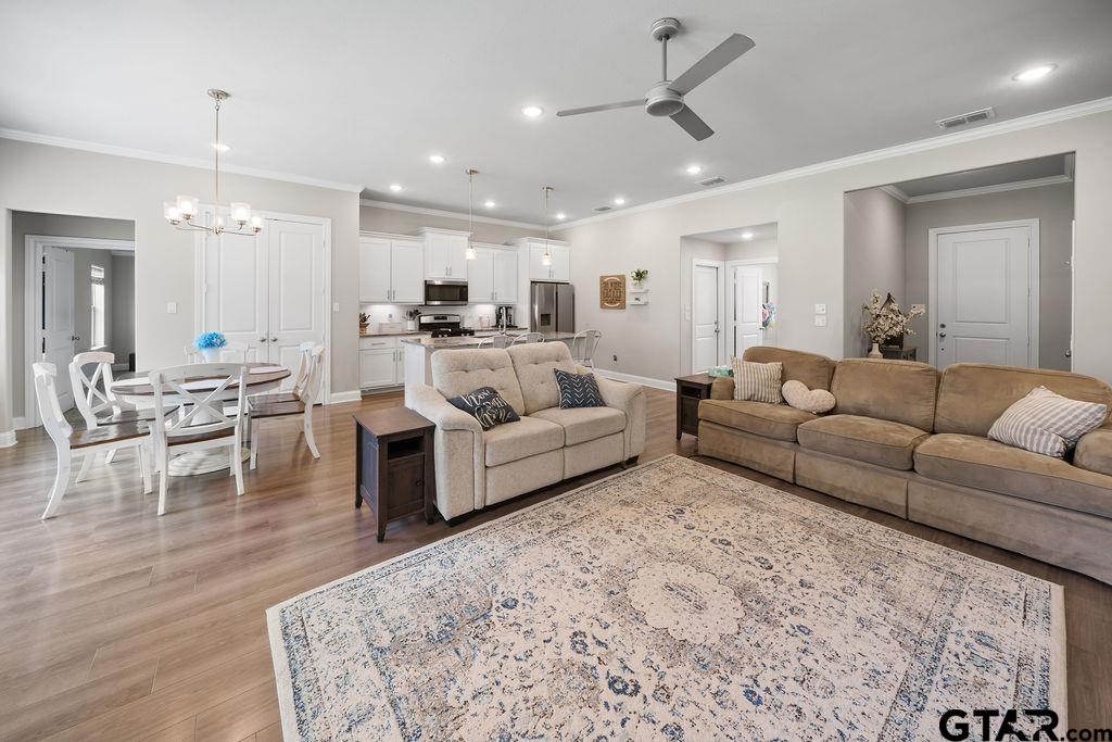 11479 Lindsey Garden