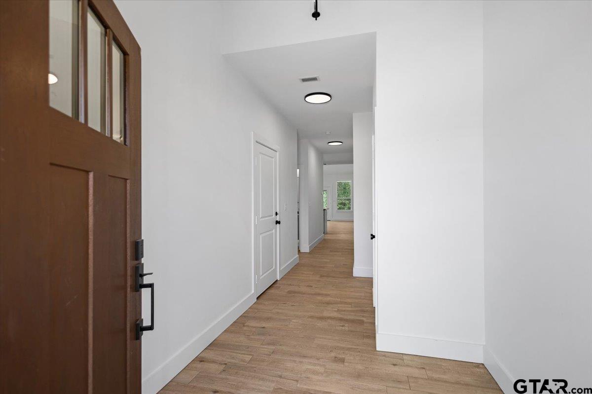 16426 Crossing Circle