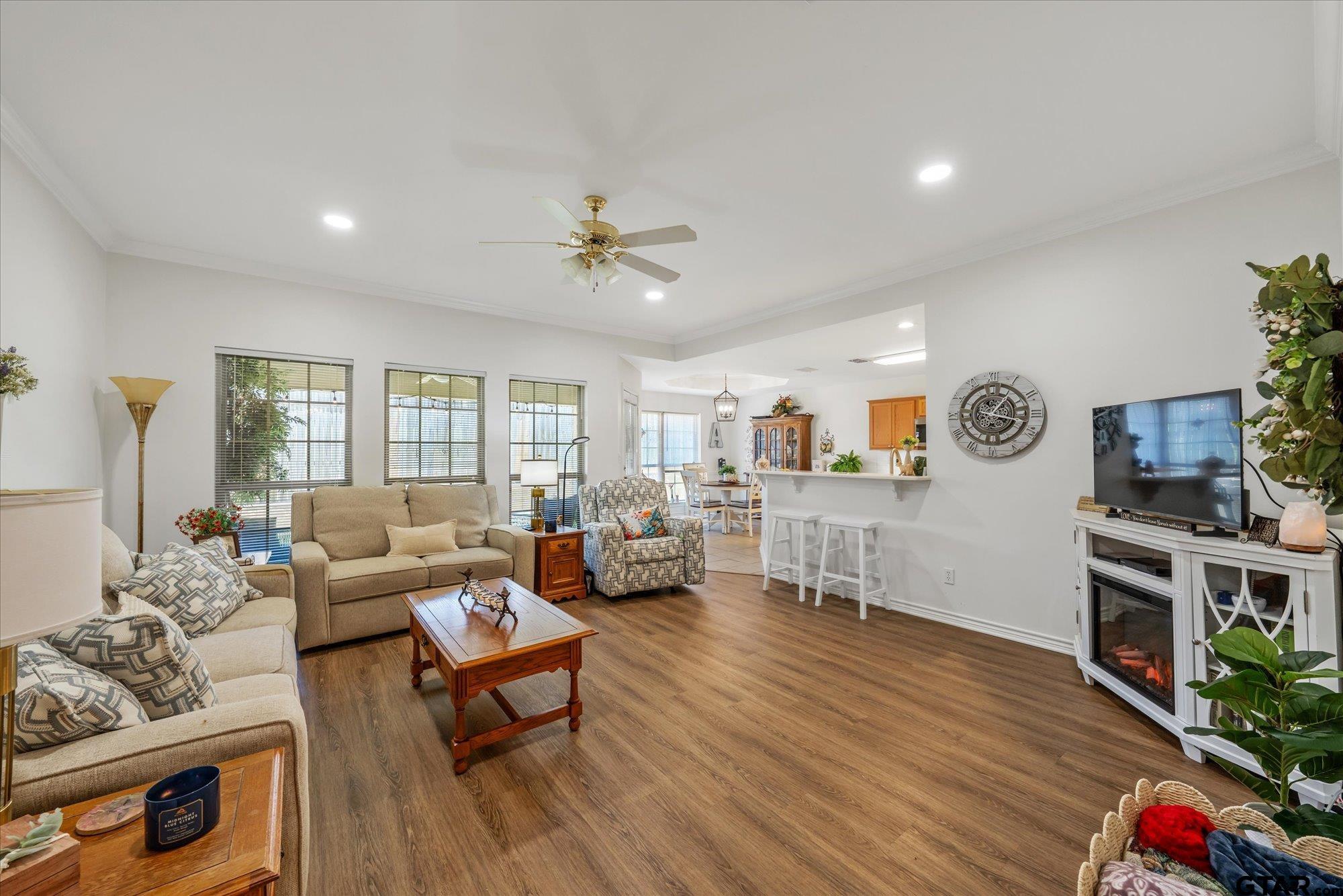 421 W Cumberland #602