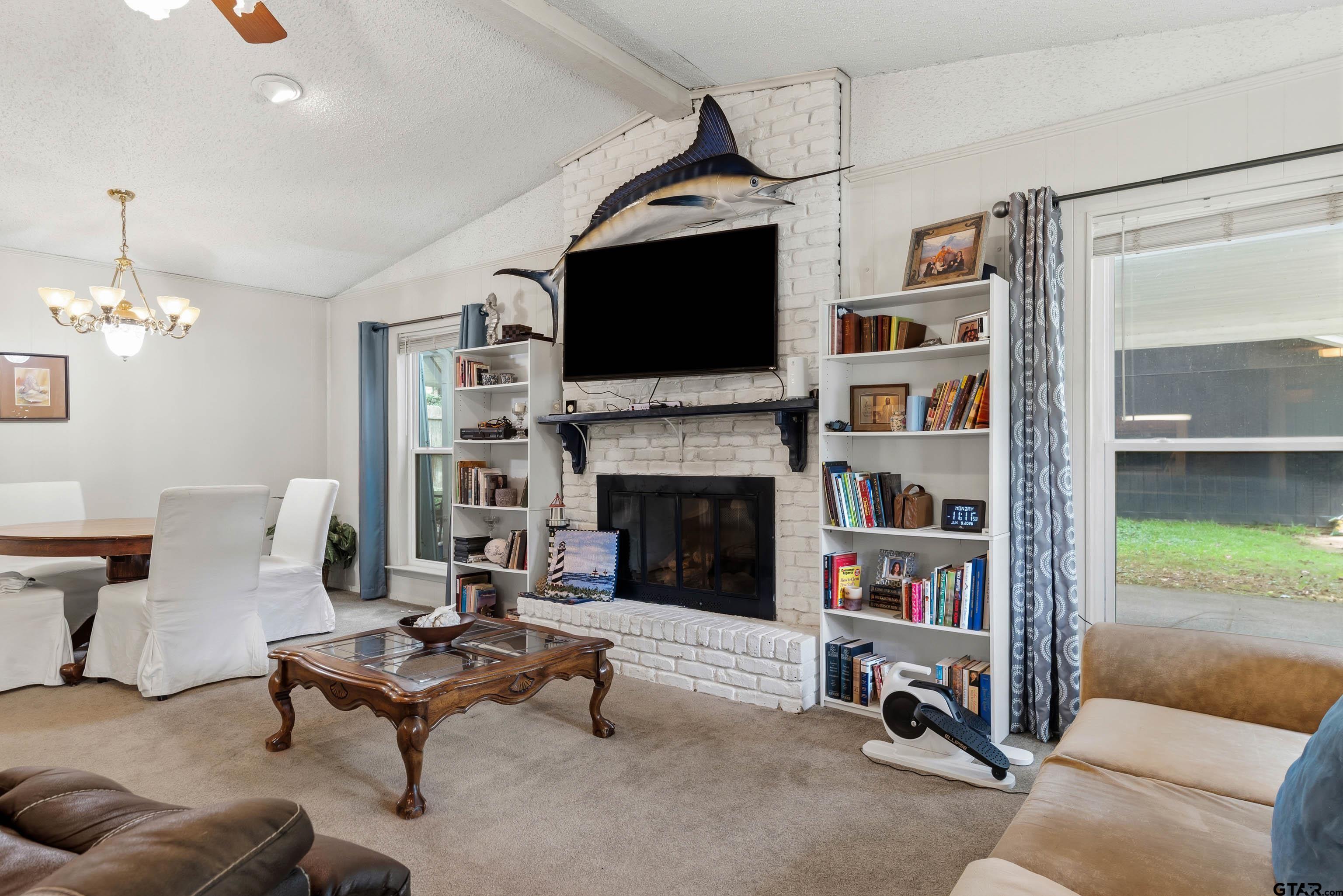 1508 Hideaway Ln W