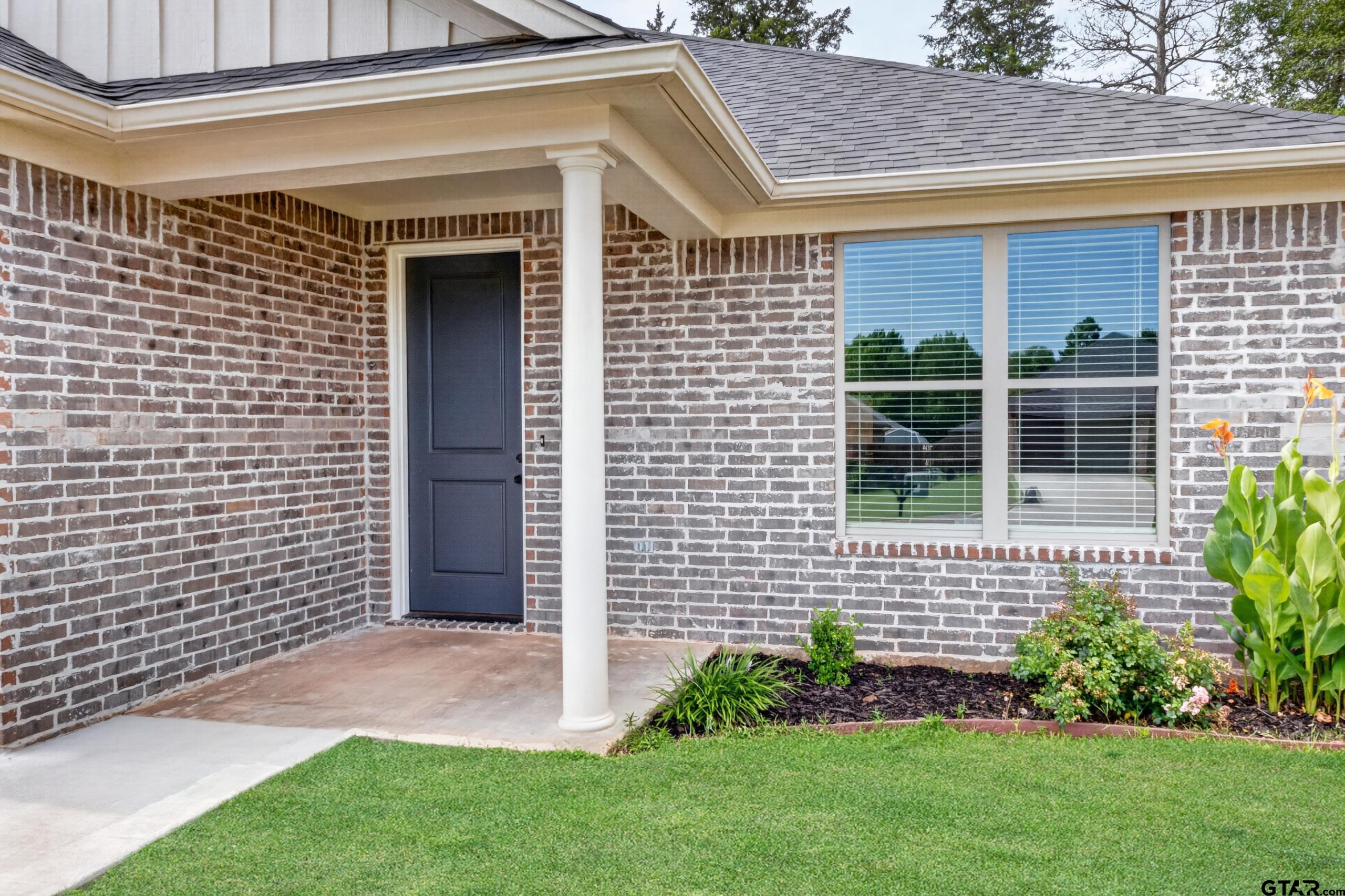 257 Oak Valley Dr.