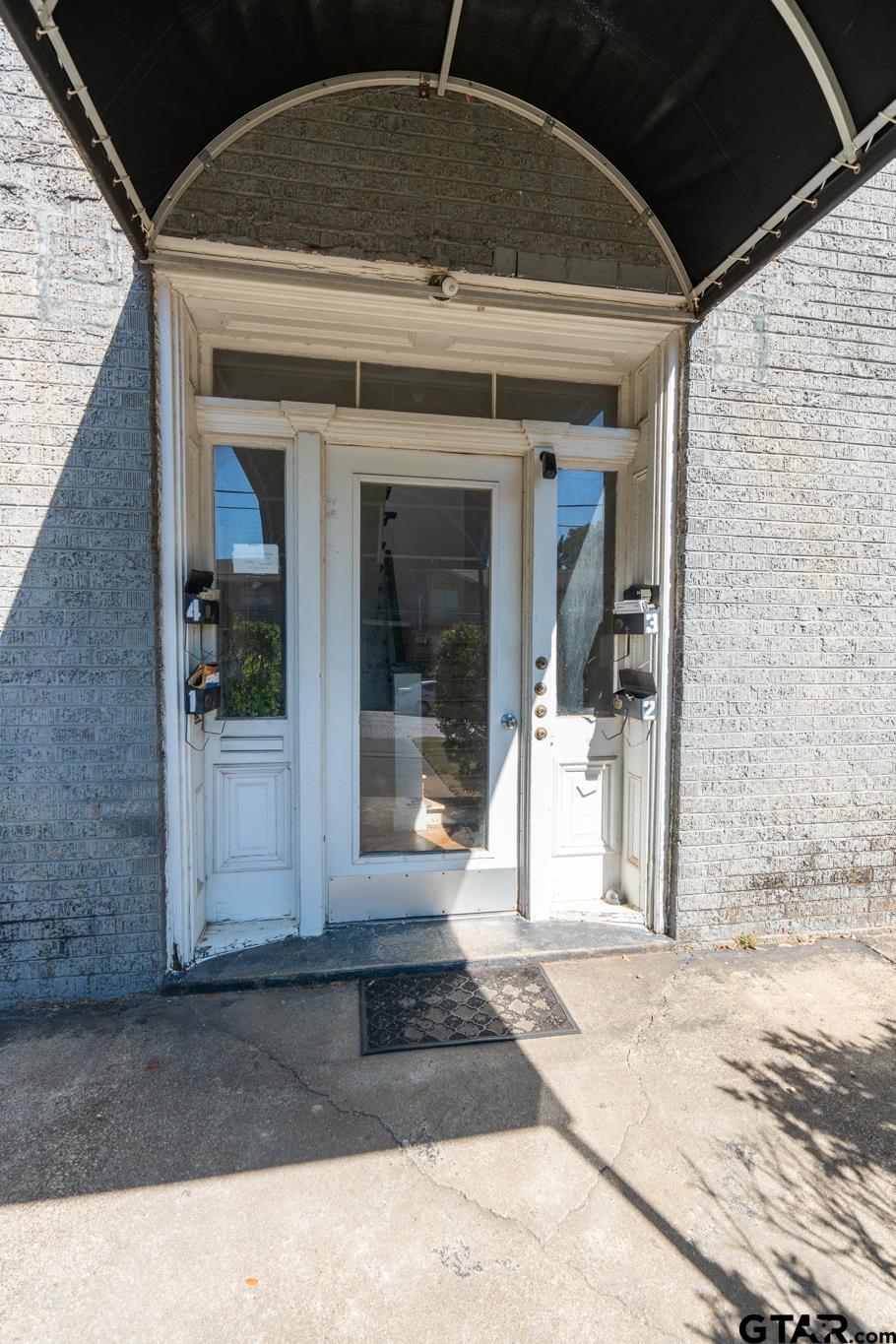701 W Houston St