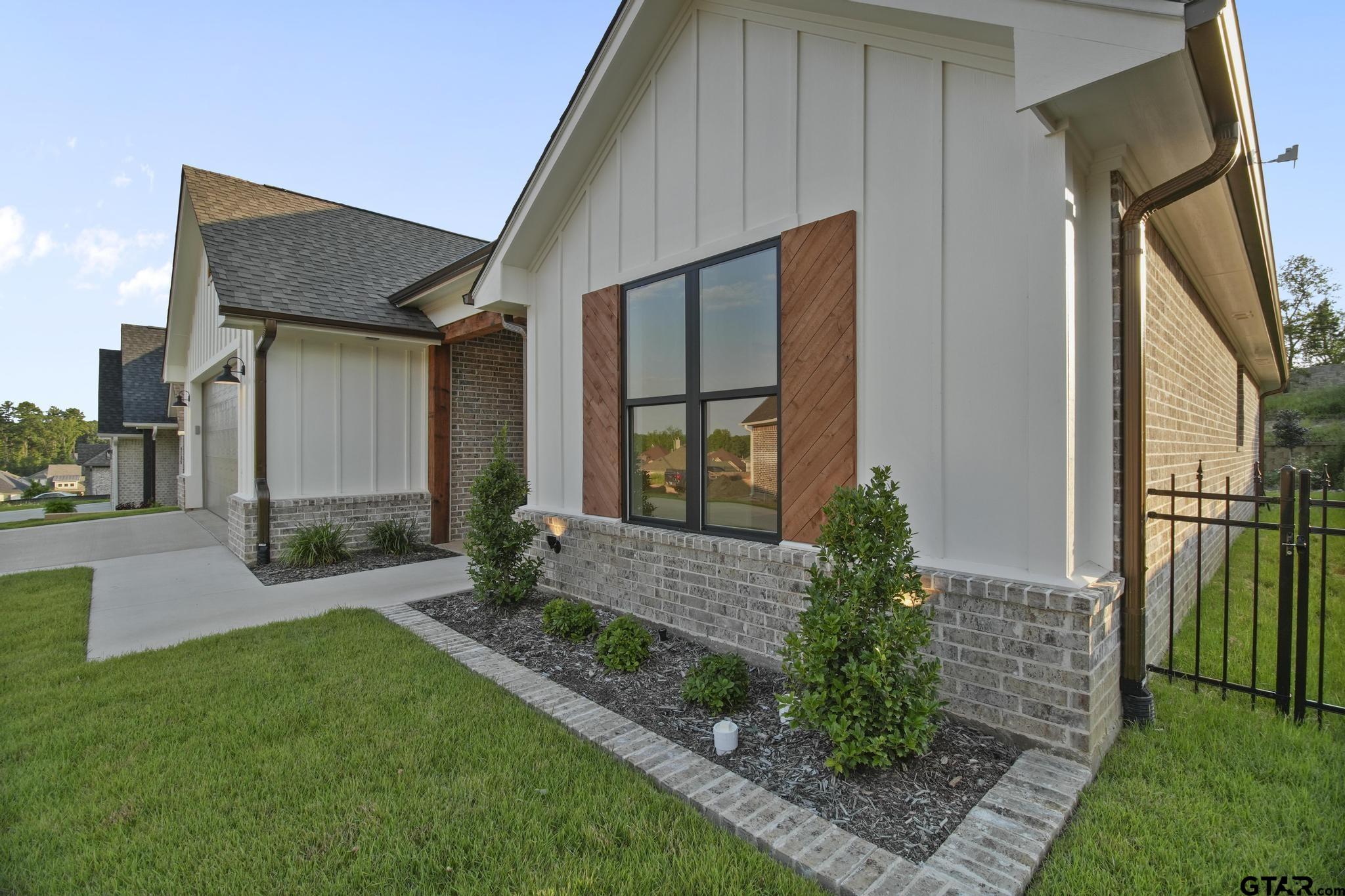 9244 Villas Ct