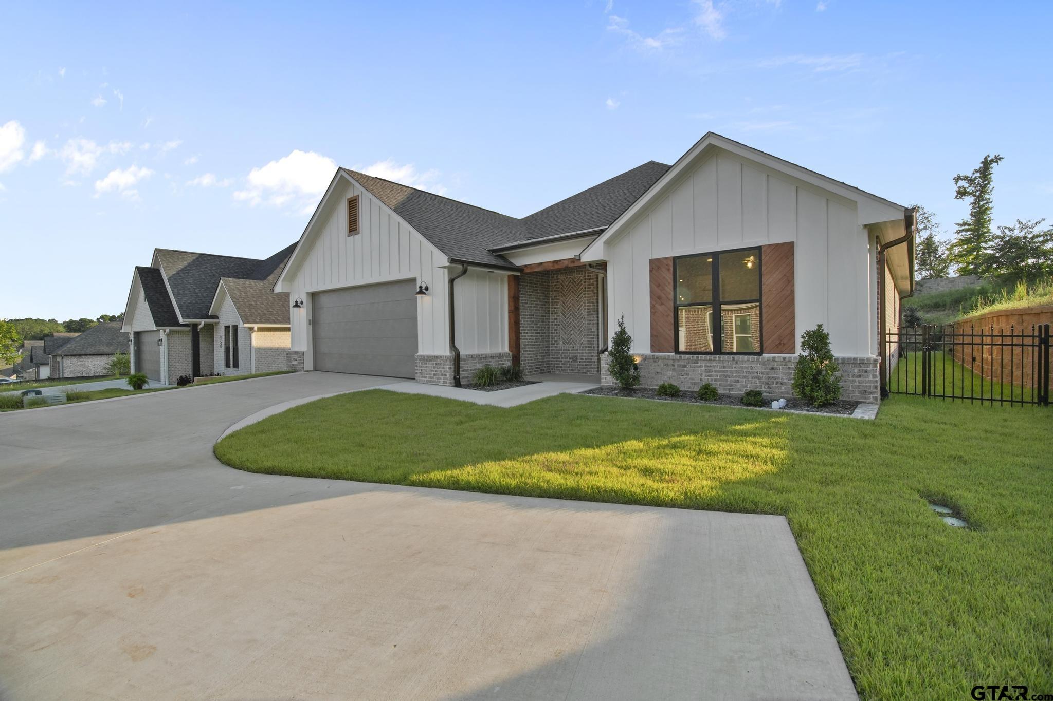 9244 Villas Ct
