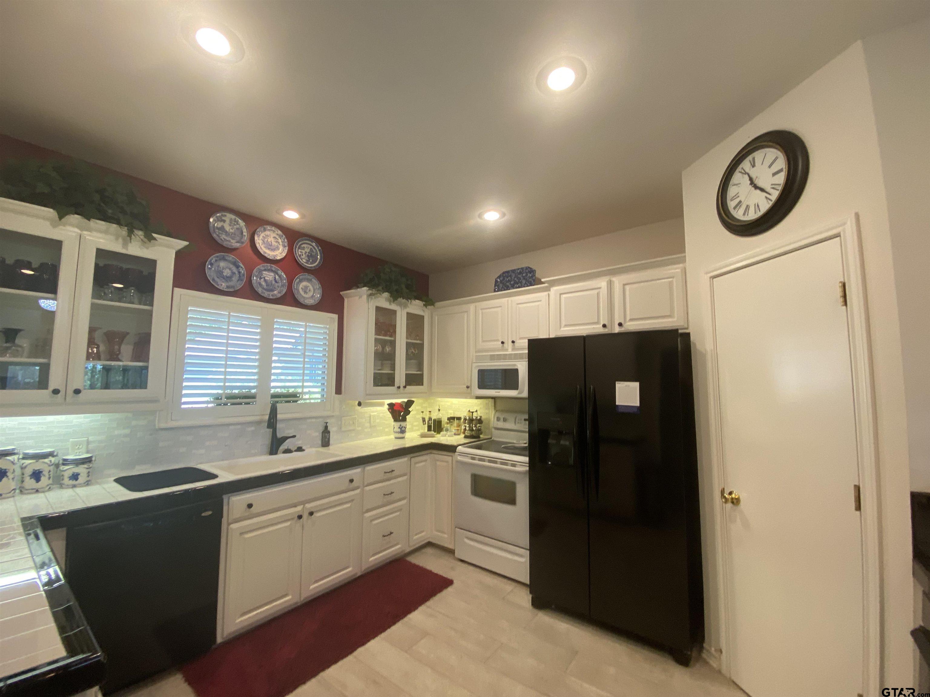 178 Pine Tree Unit B