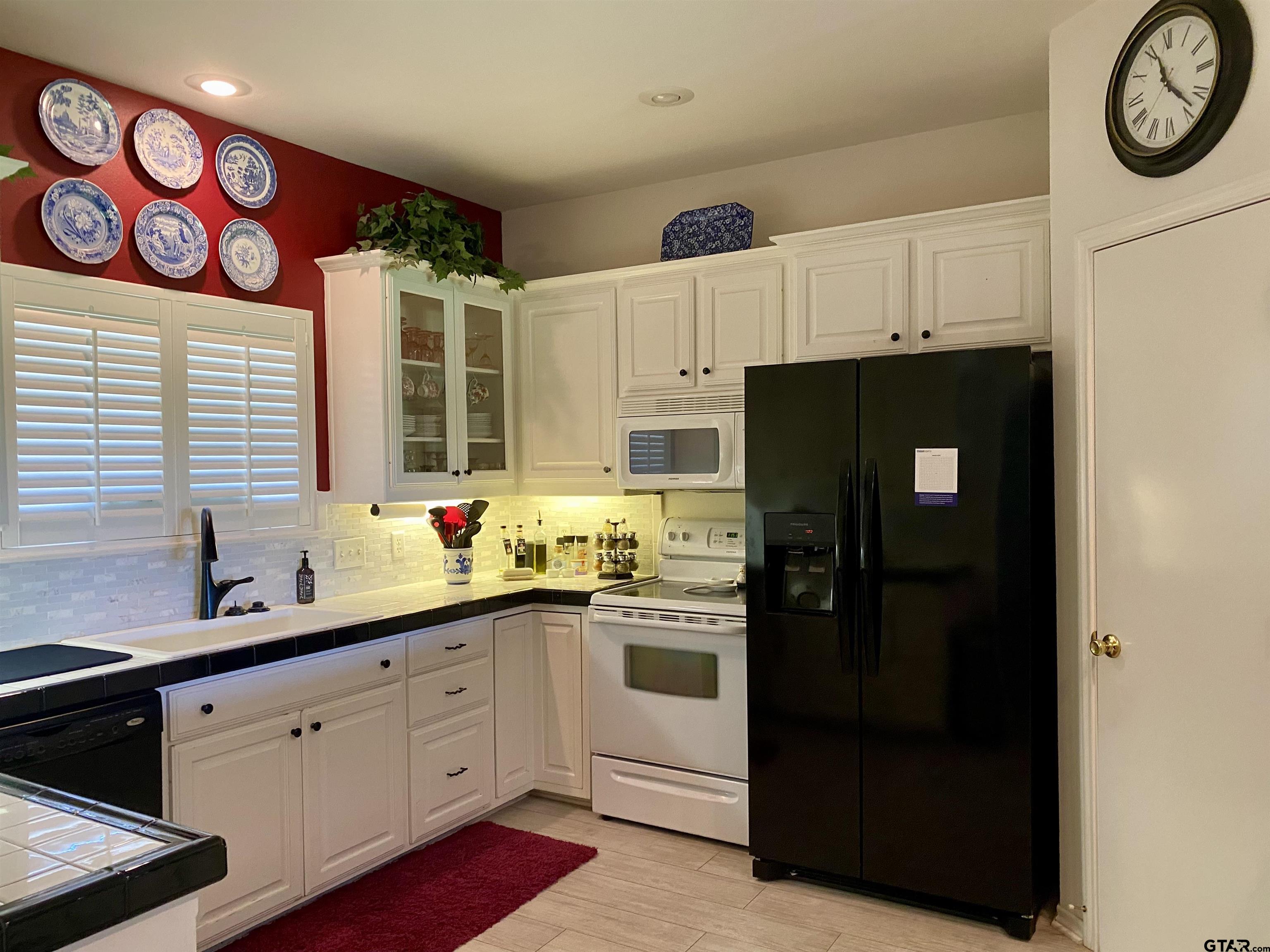 178 Pine Tree Unit B